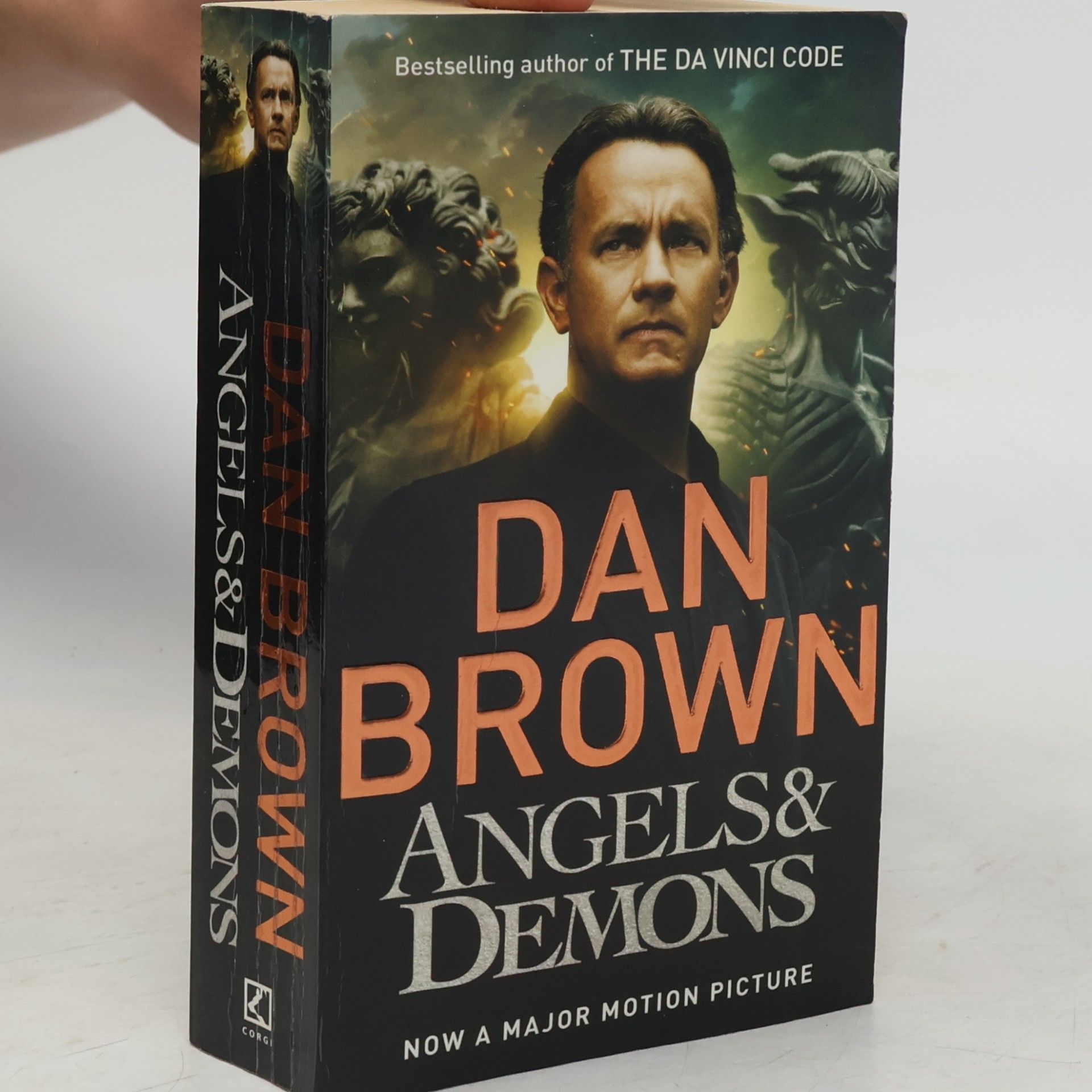 Dan Brown Angels and demons