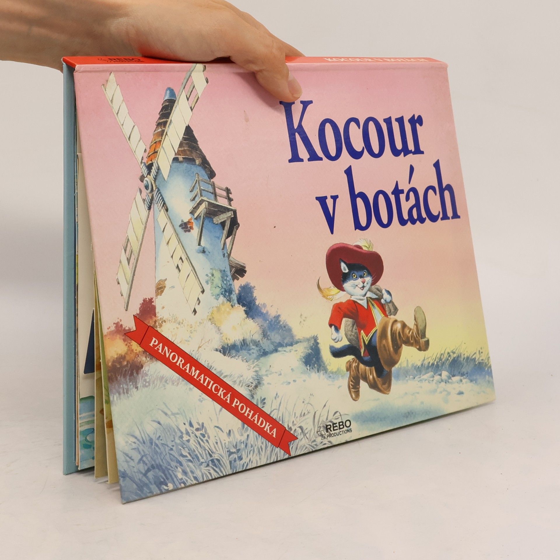 Catherine Solyom Kocour v botách. Panoramatická pohádka. (pop up leporelo)