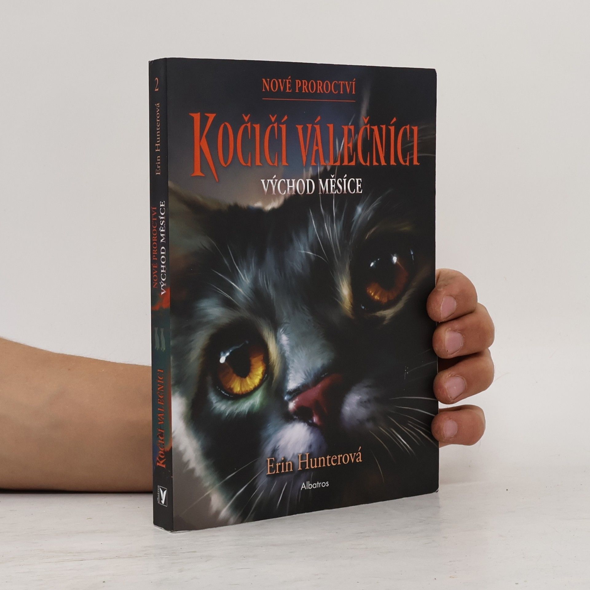 Erin Hunter Východ měsíce