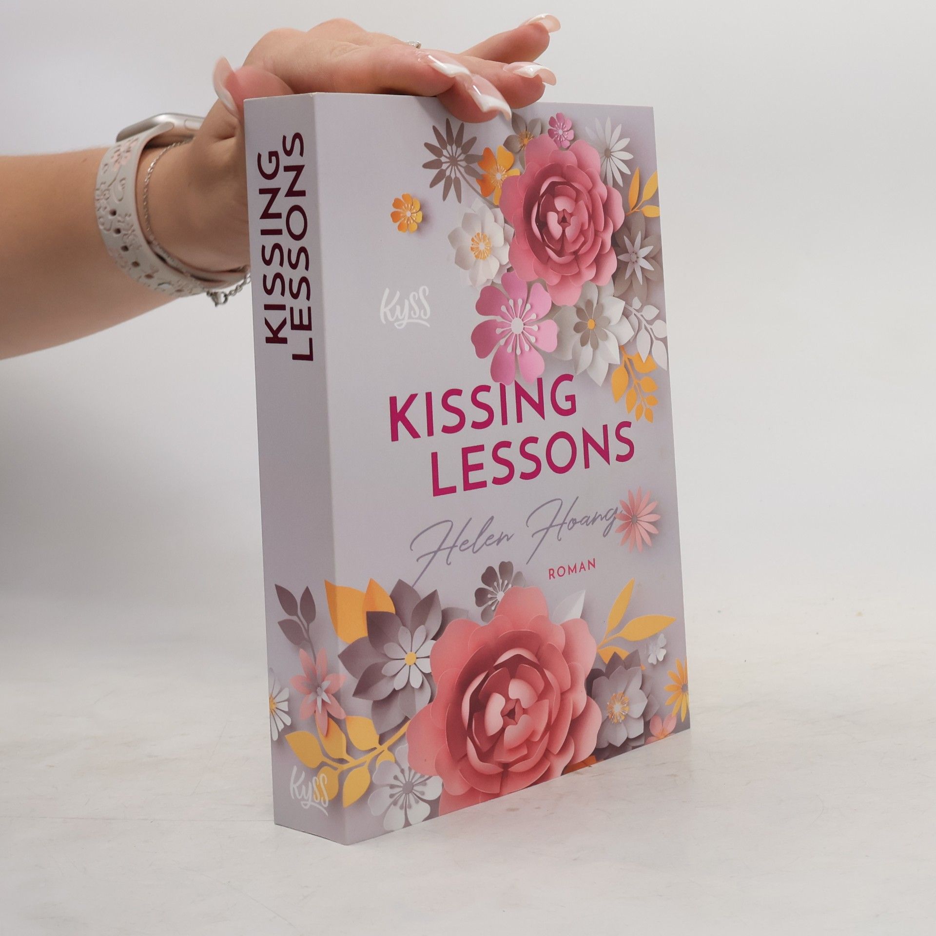 Helen Hoang Kissing lessons