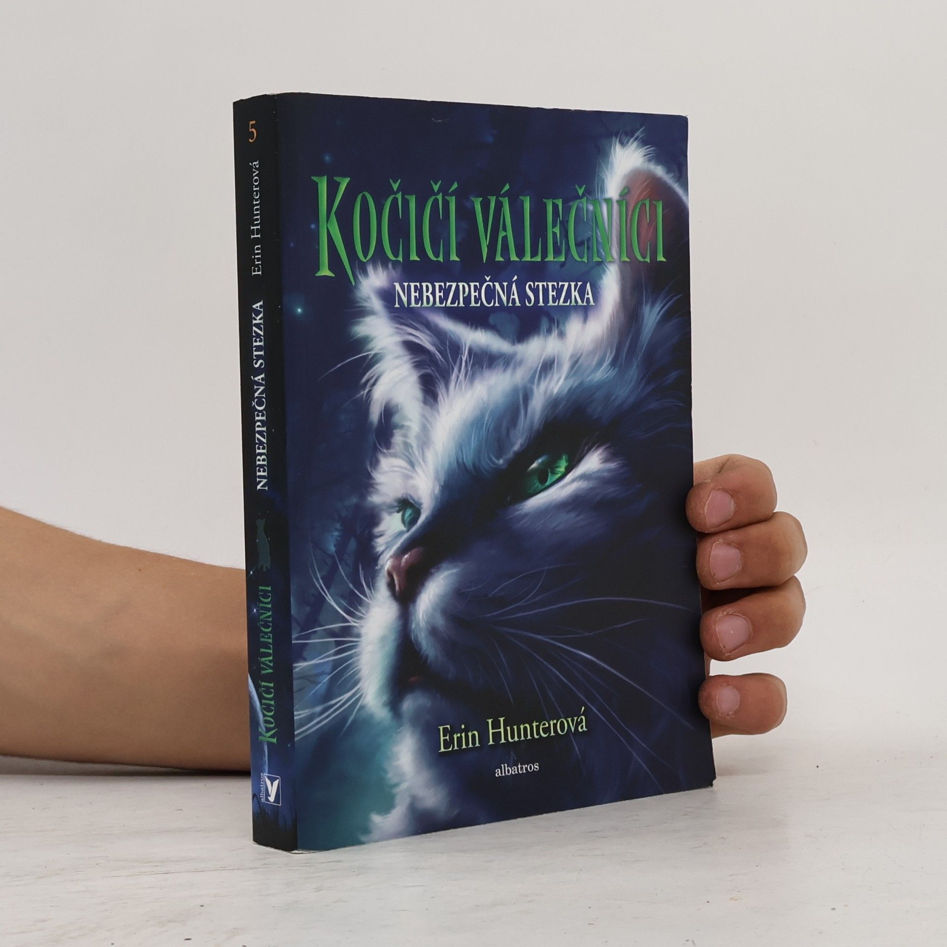 Erin Hunter Nebezpečná stezka. Kočičí válečníci