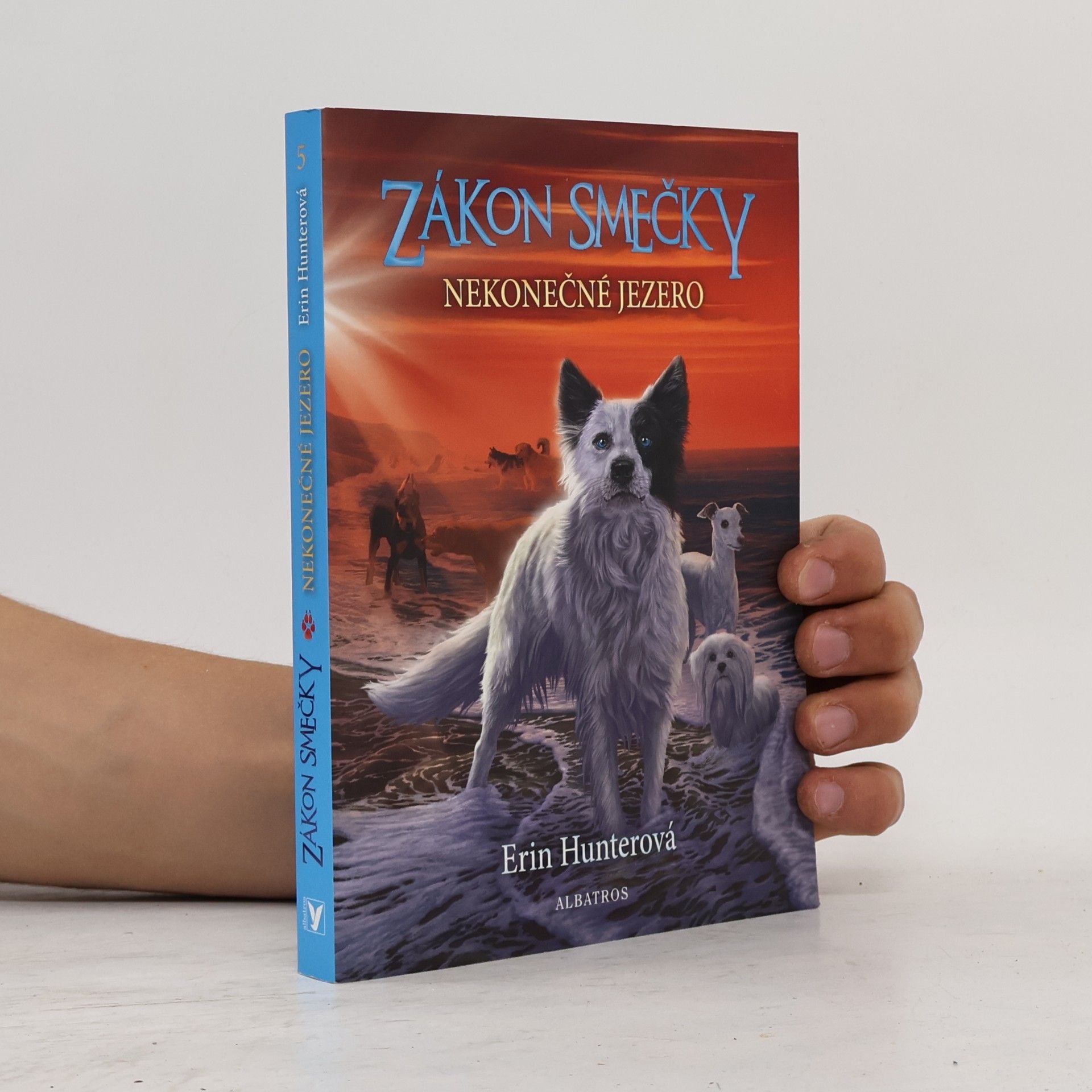 Erin Hunter Nekonečné jezero. Zákon smečky