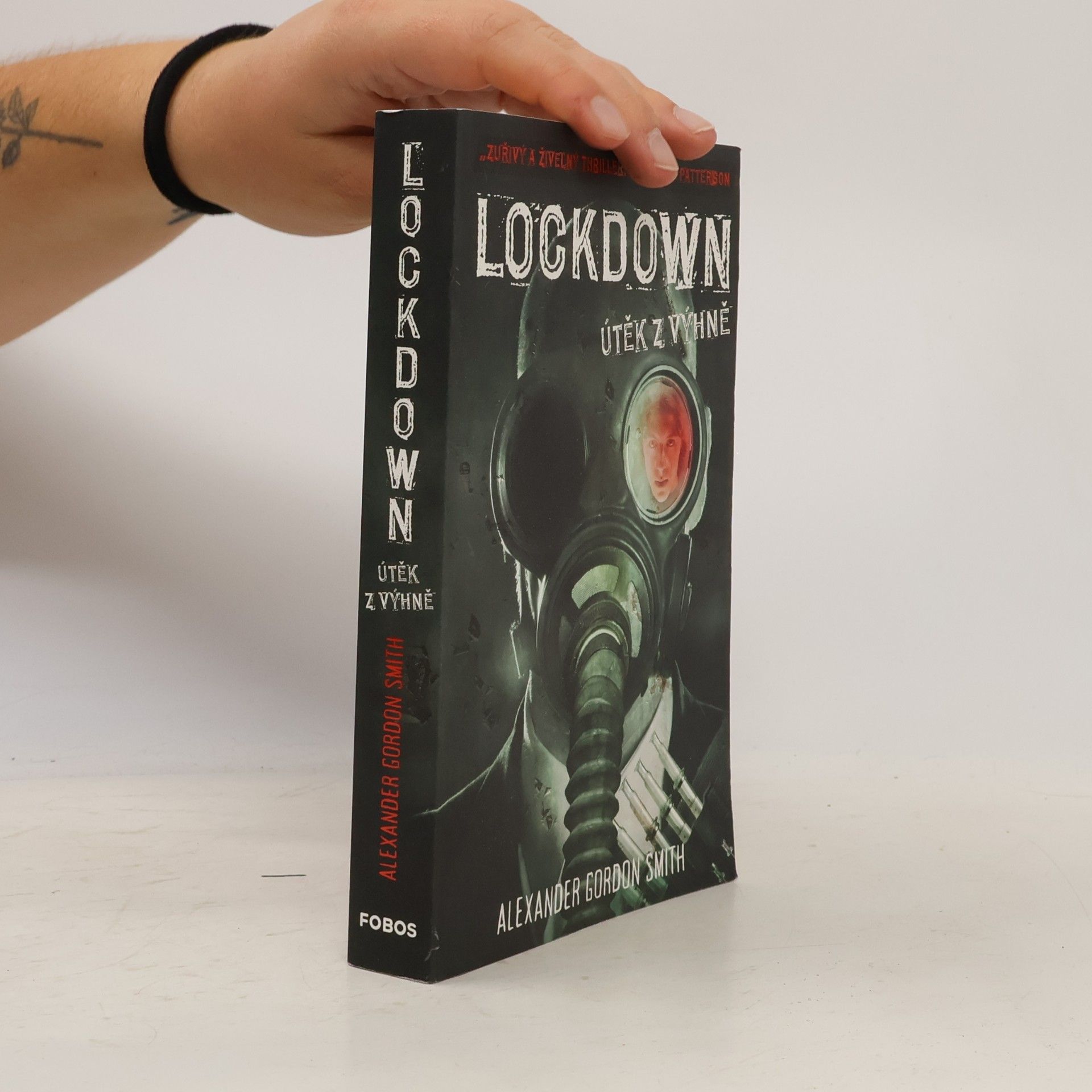 Alexander Gordon Smith Lockdown