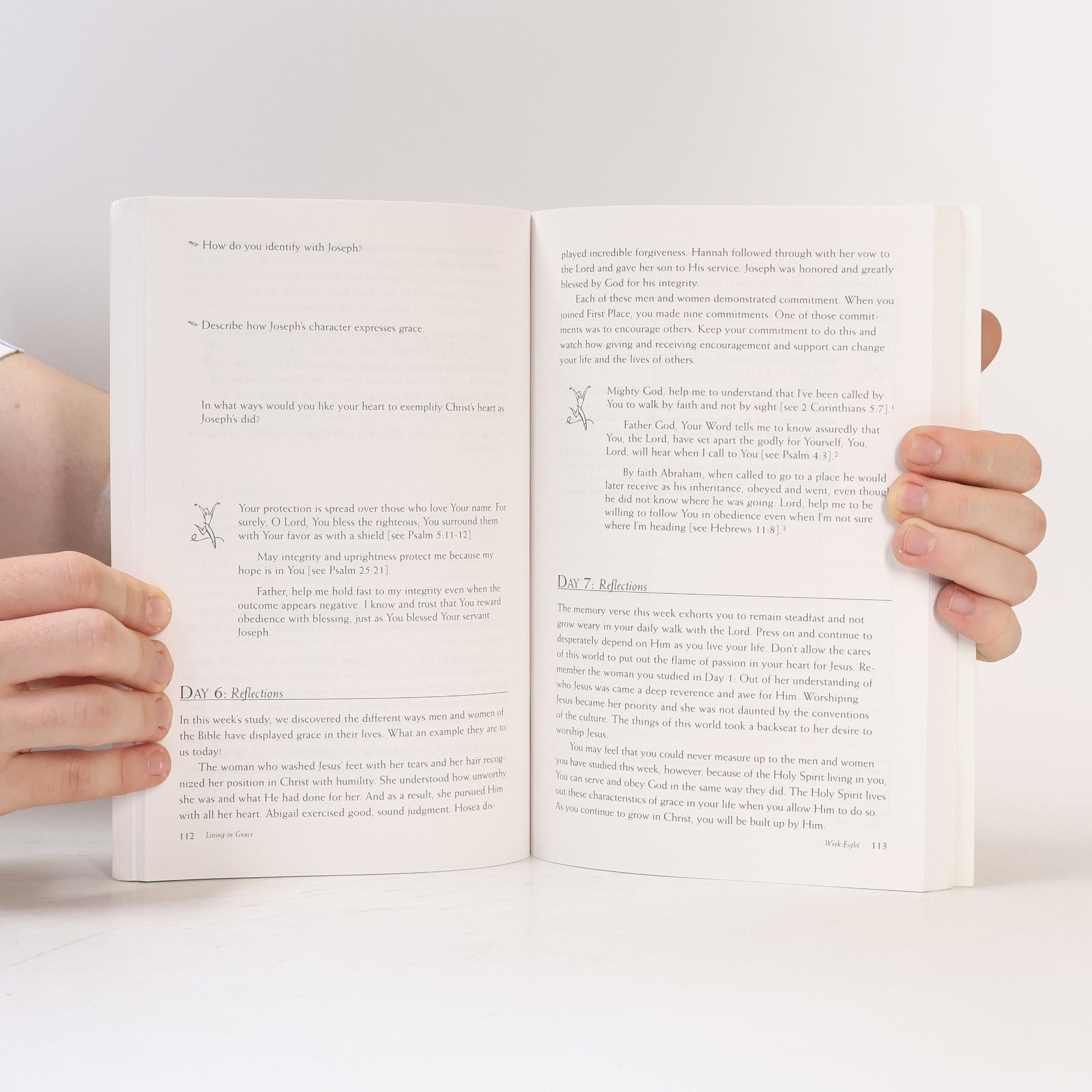 Carole Lewis First Place Bible Studies: Living In Grace