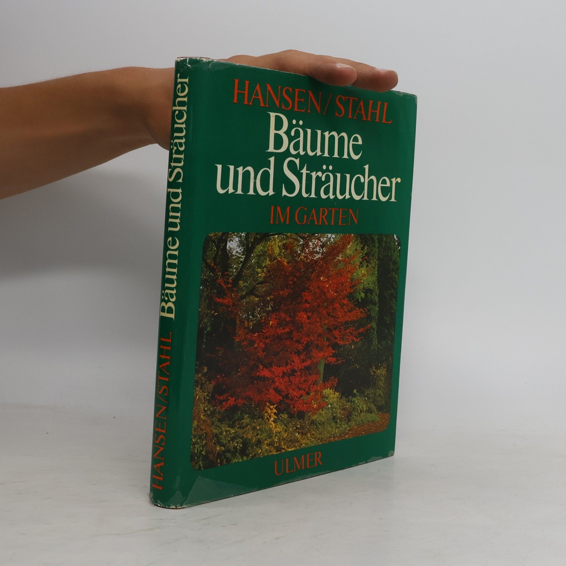 Bäume und Sträucher im Garten