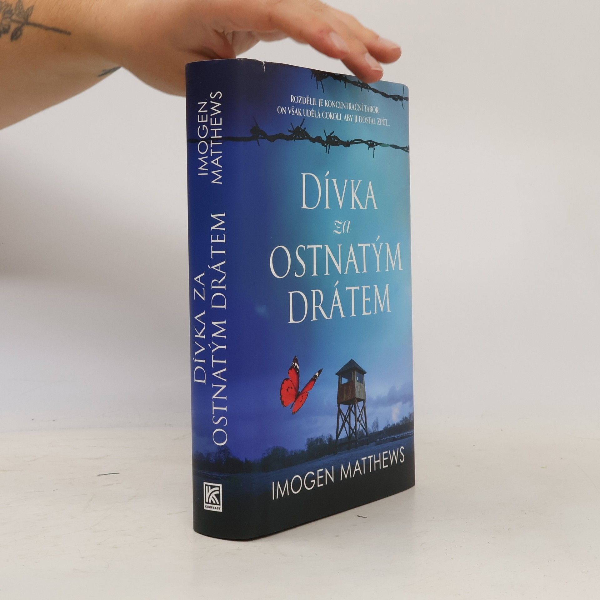 Imogen Matthews Dívka za ostnatým drátem