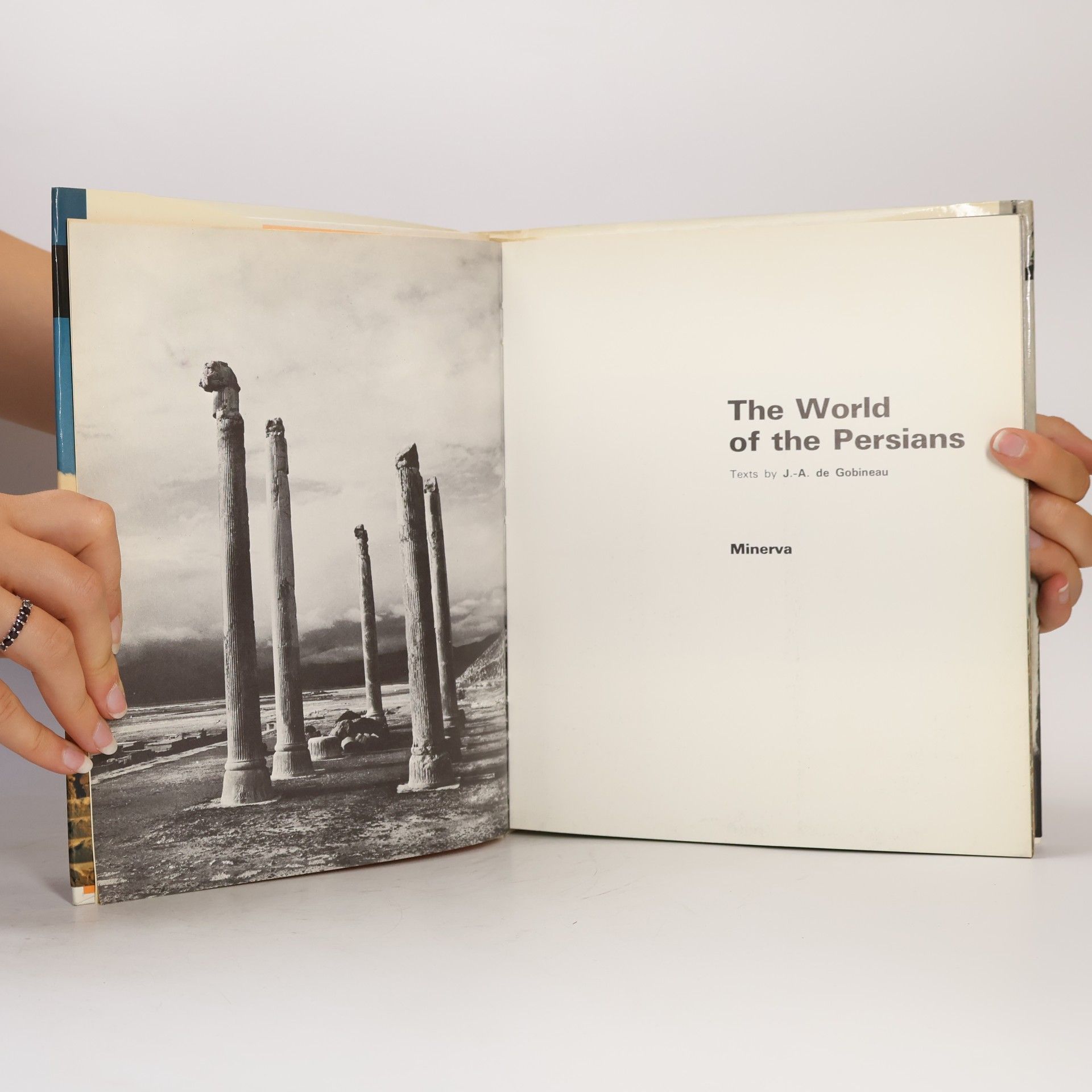 Comte de Gobineau The World of the Persians