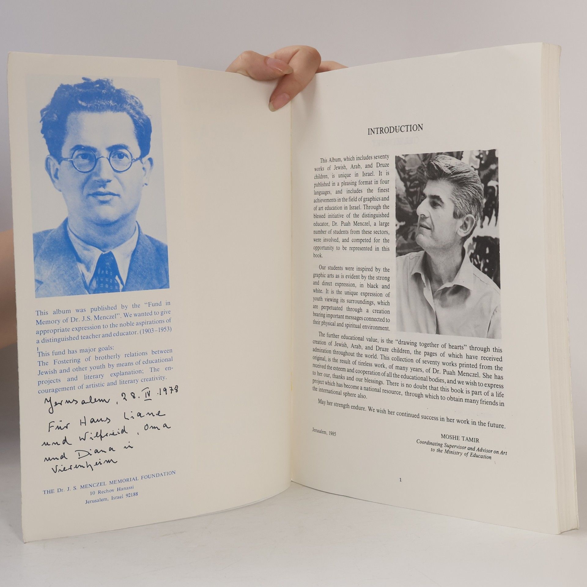 Collectif d'auteurs Seventy Graphic Prints by Jewish, Arab and Druze Children