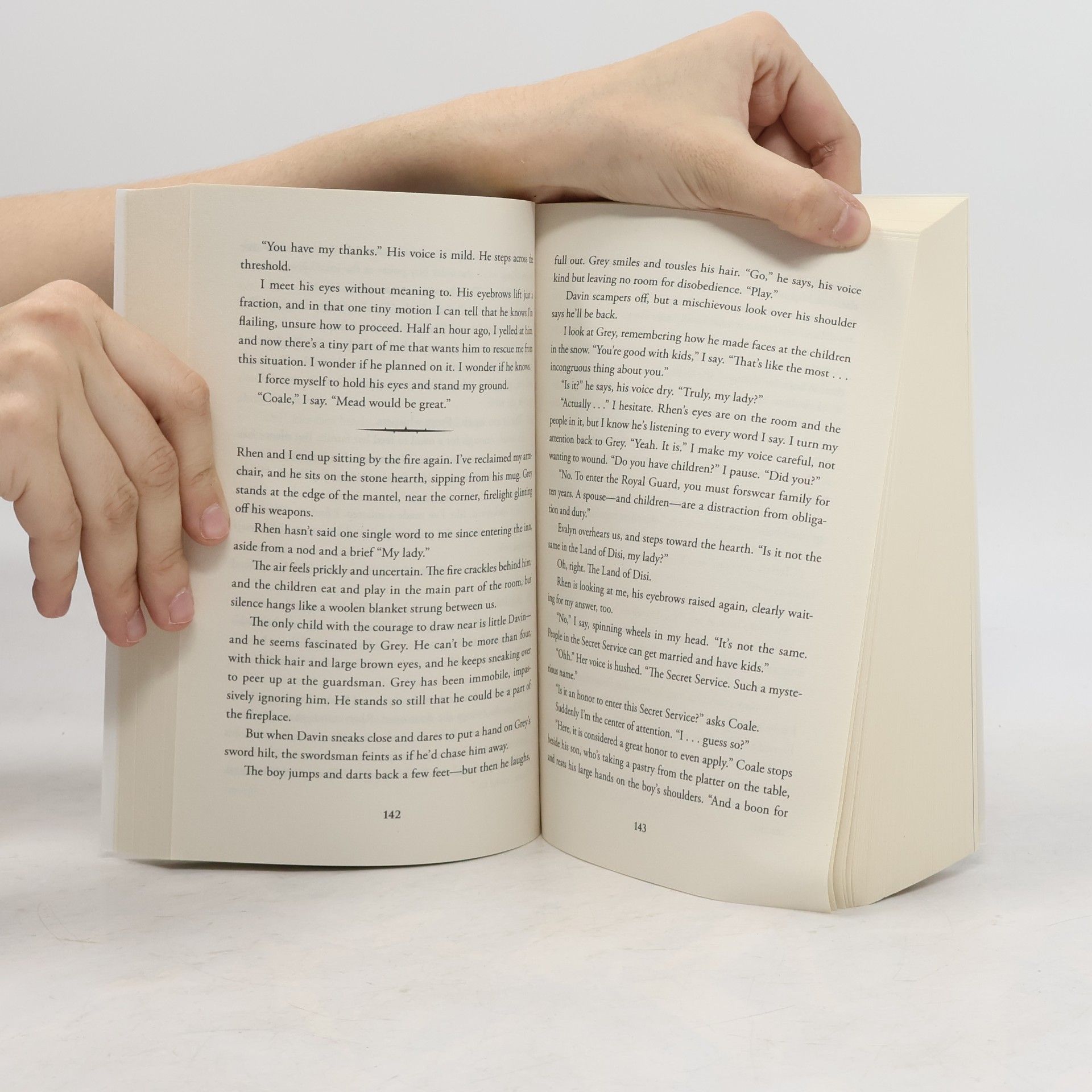 Brigid Kemmerer A curse so dark and lonely (1. díl série)