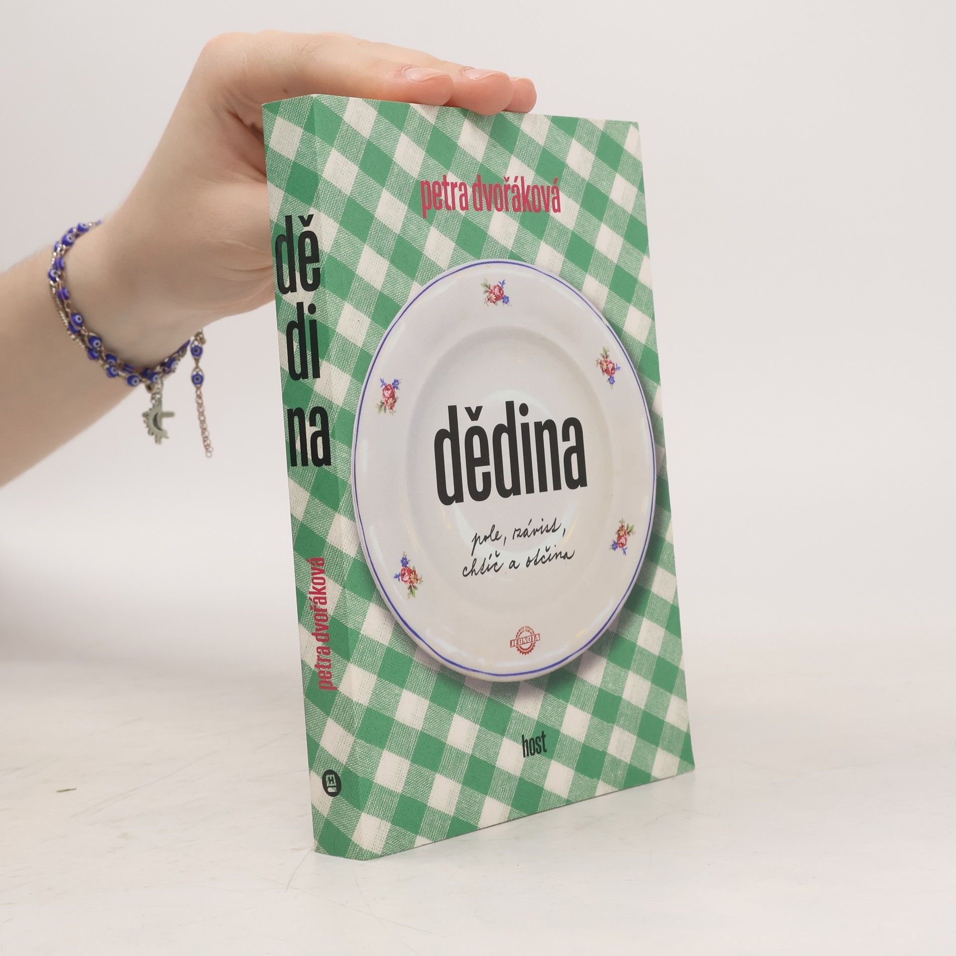 Petra Dvořáková Dědina. Pole, závist, chtíč a otčina
