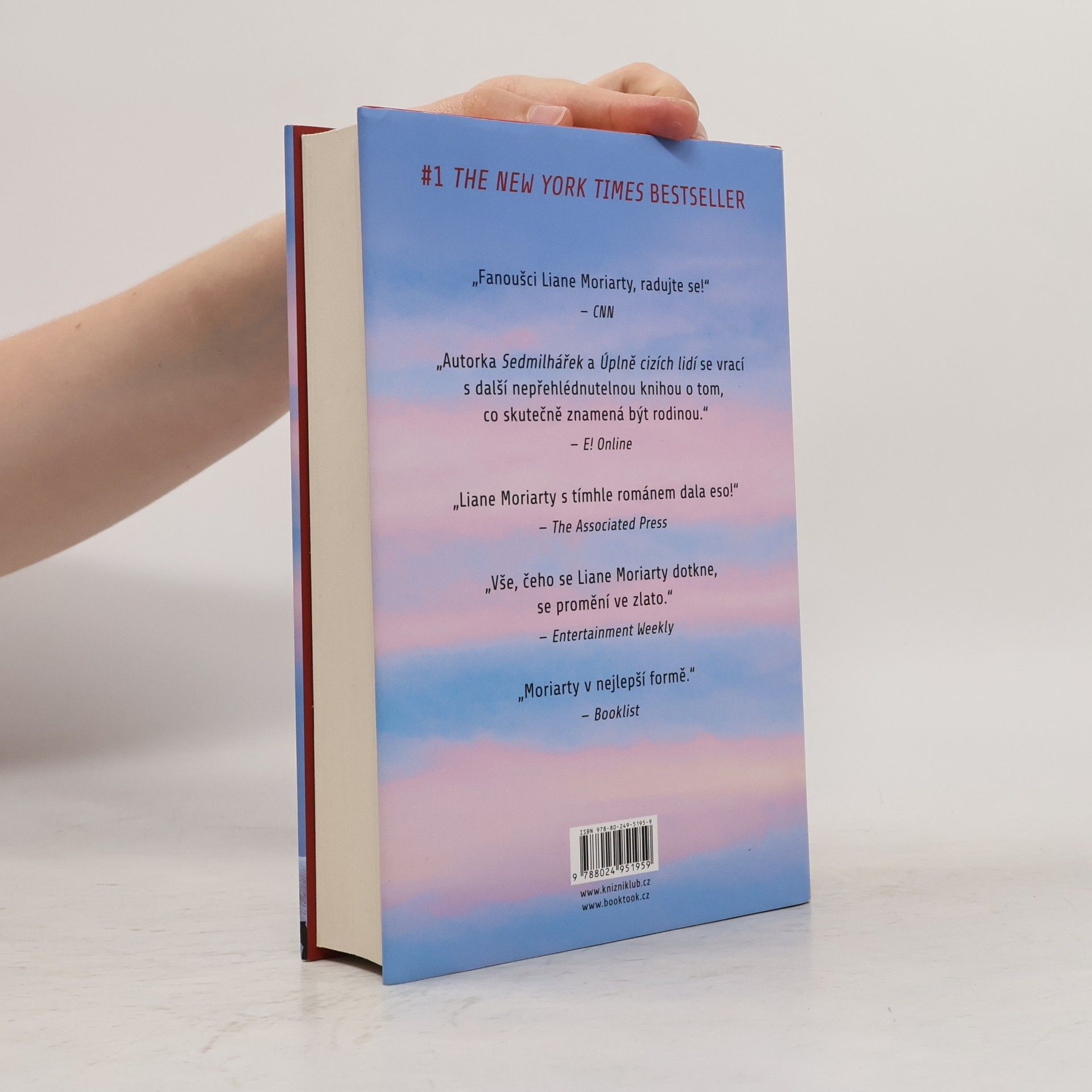 Liane Moriarty Jablka ze stromu nepadají