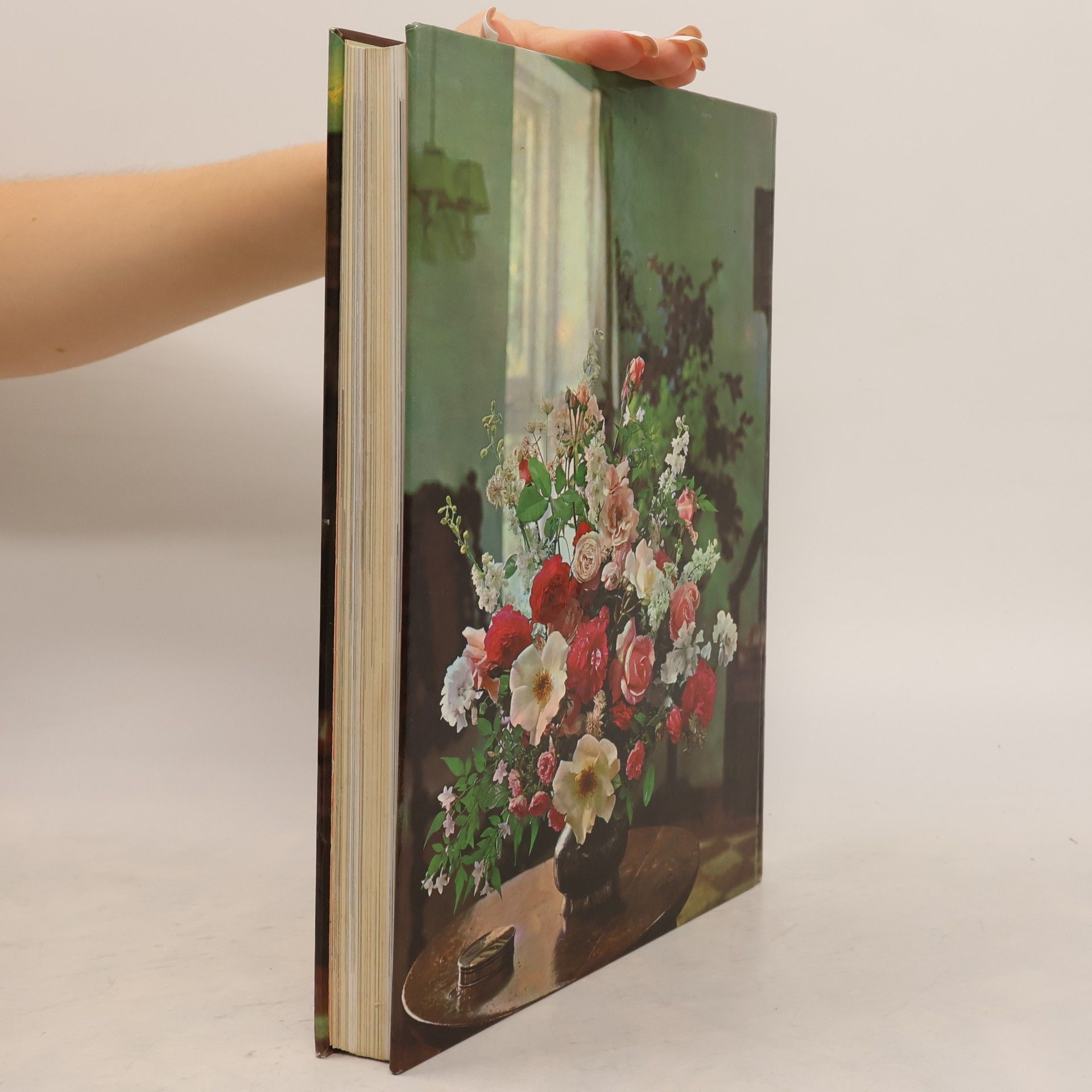 Betty Massingham Flower Arranging in Colour