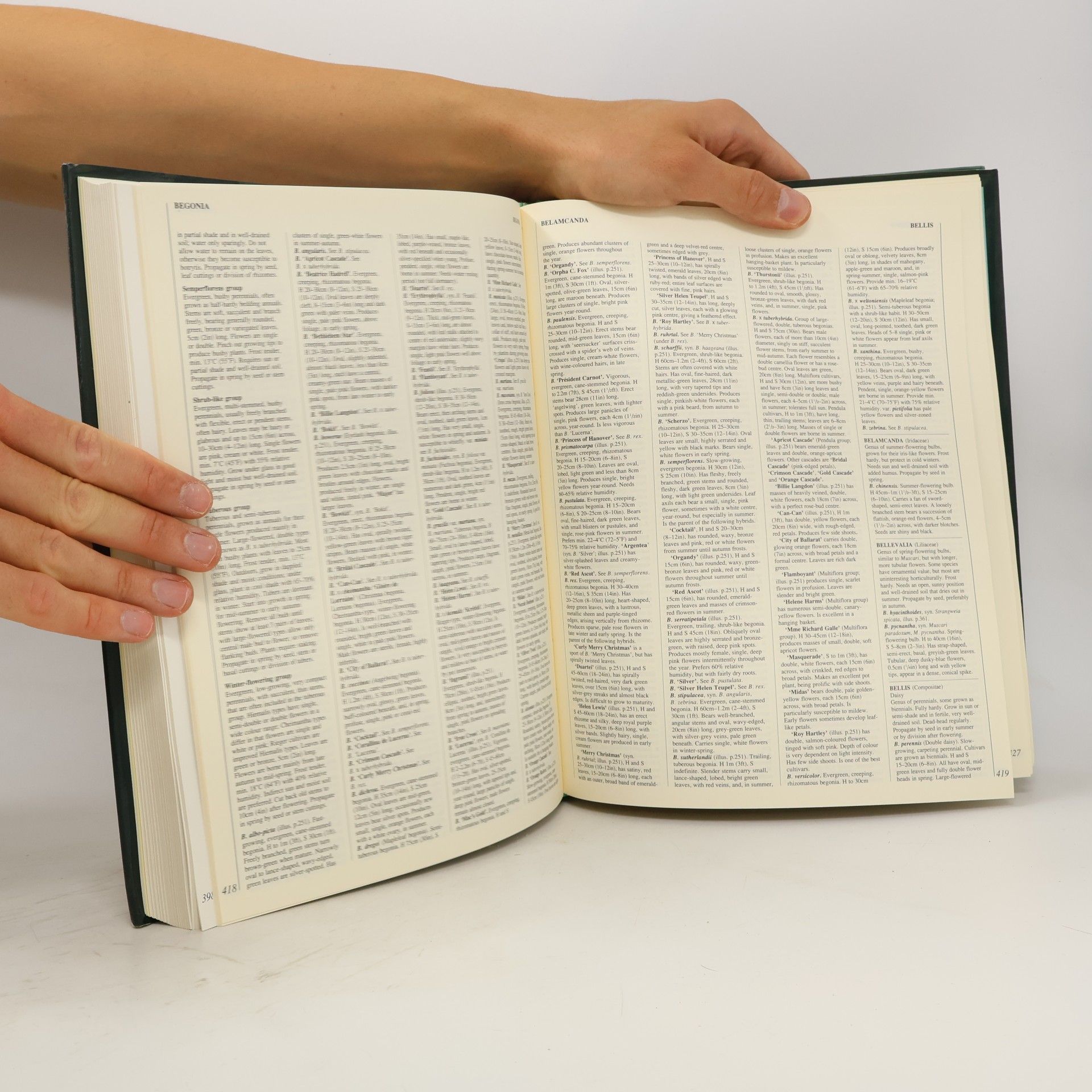 Various authors The Royal Horticultural Society Gardeners' Encyclopedia of Plants and Flowers