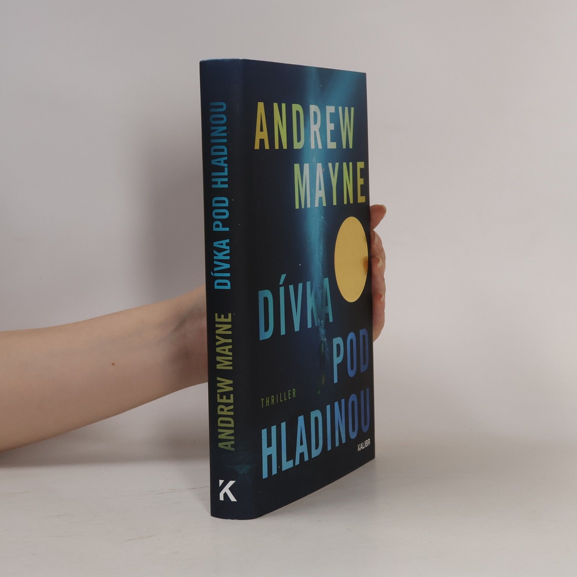 Andrew Mayne Dívka pod hladinou