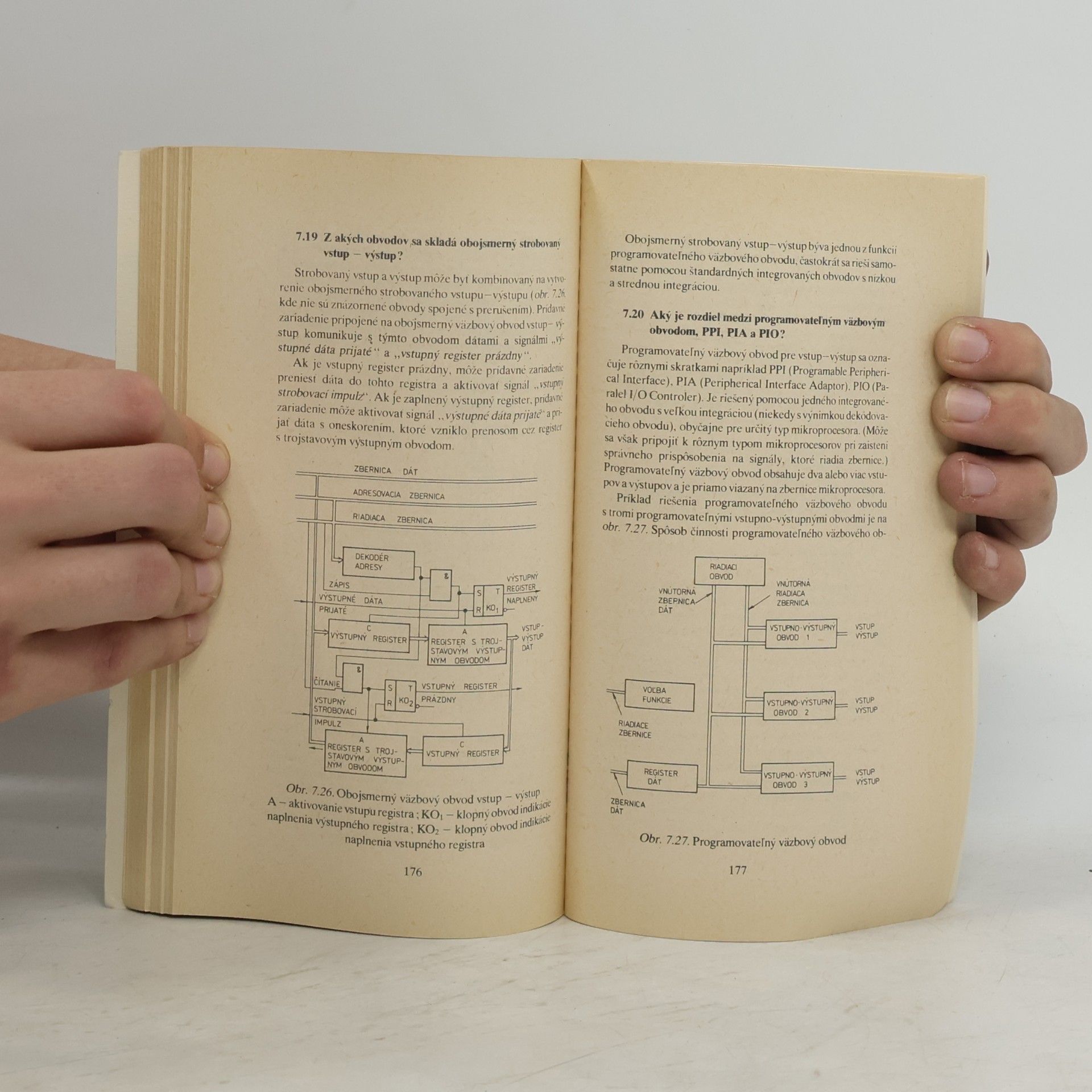 Zdeněk Sobotka Otázky a odpovede z mikroprocesorov a mikropočítačov: Architektúra a programovanie