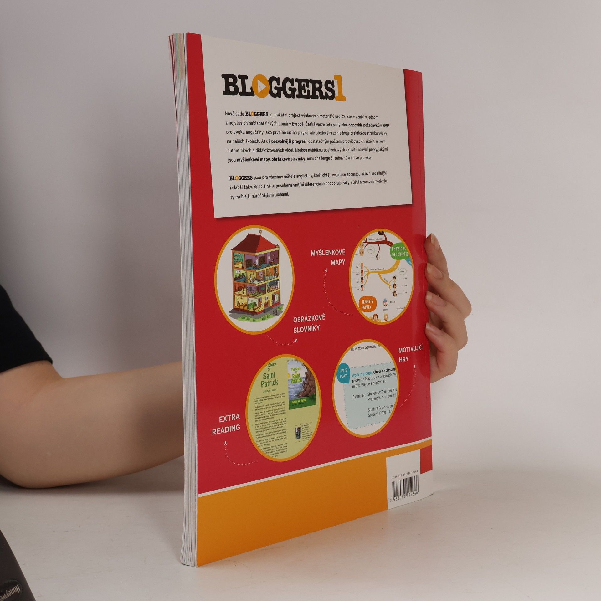 Kolektiv autorů Bloggers 1. Connected with the World of English