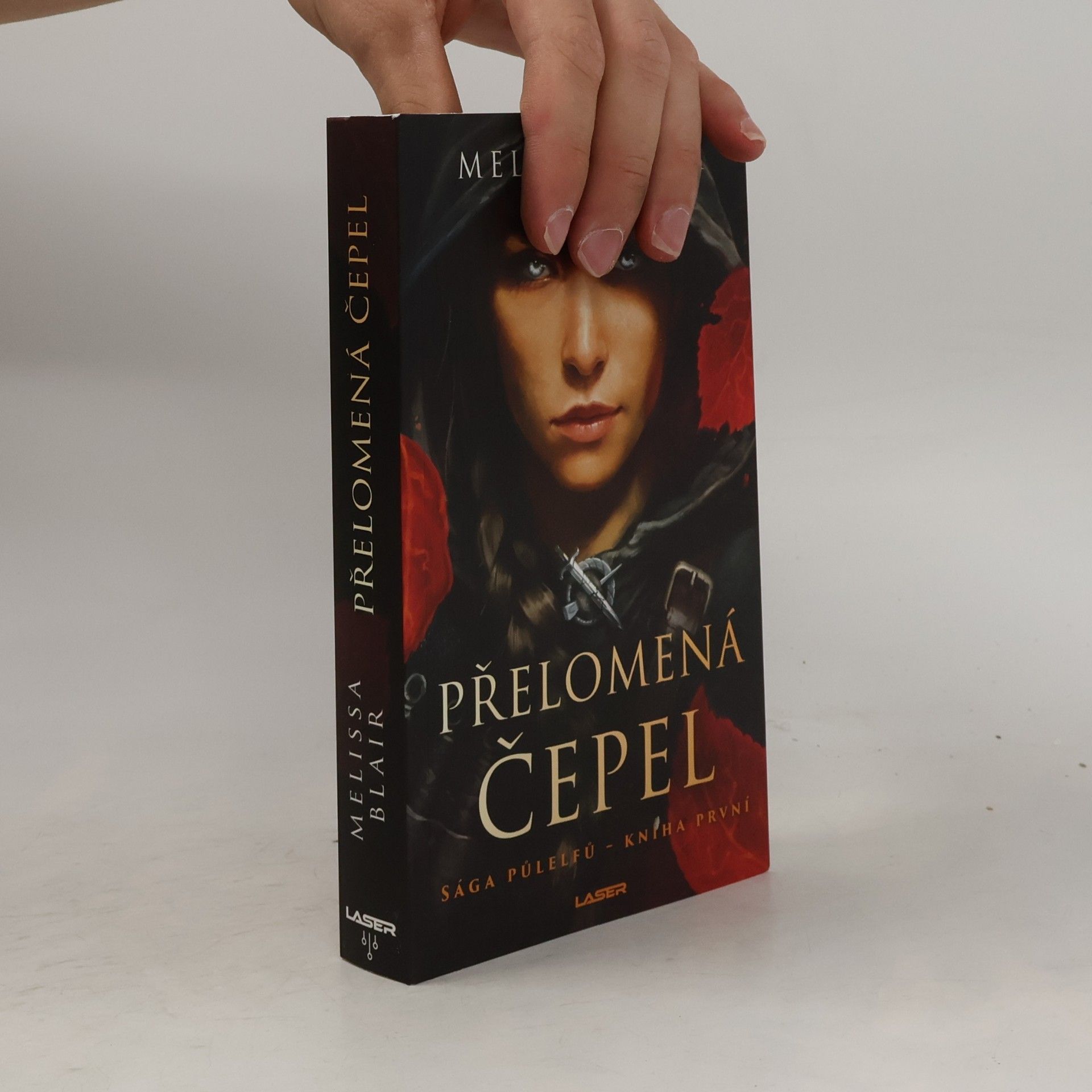 Melissa Blair Sága půlelfů 1. Přelomená čepel