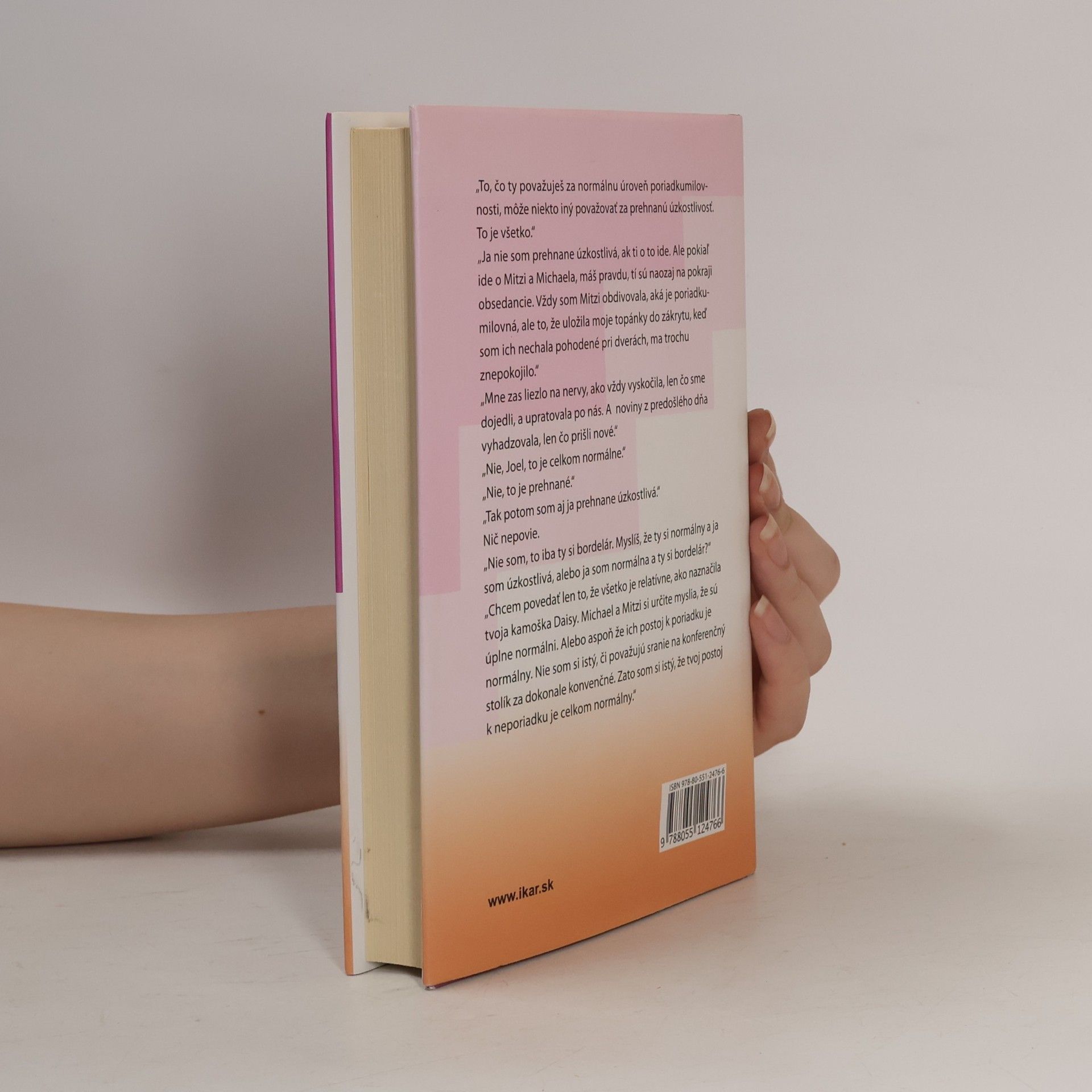 Christina Hopkinson A uprac ten bordel dolu pod schodmi!