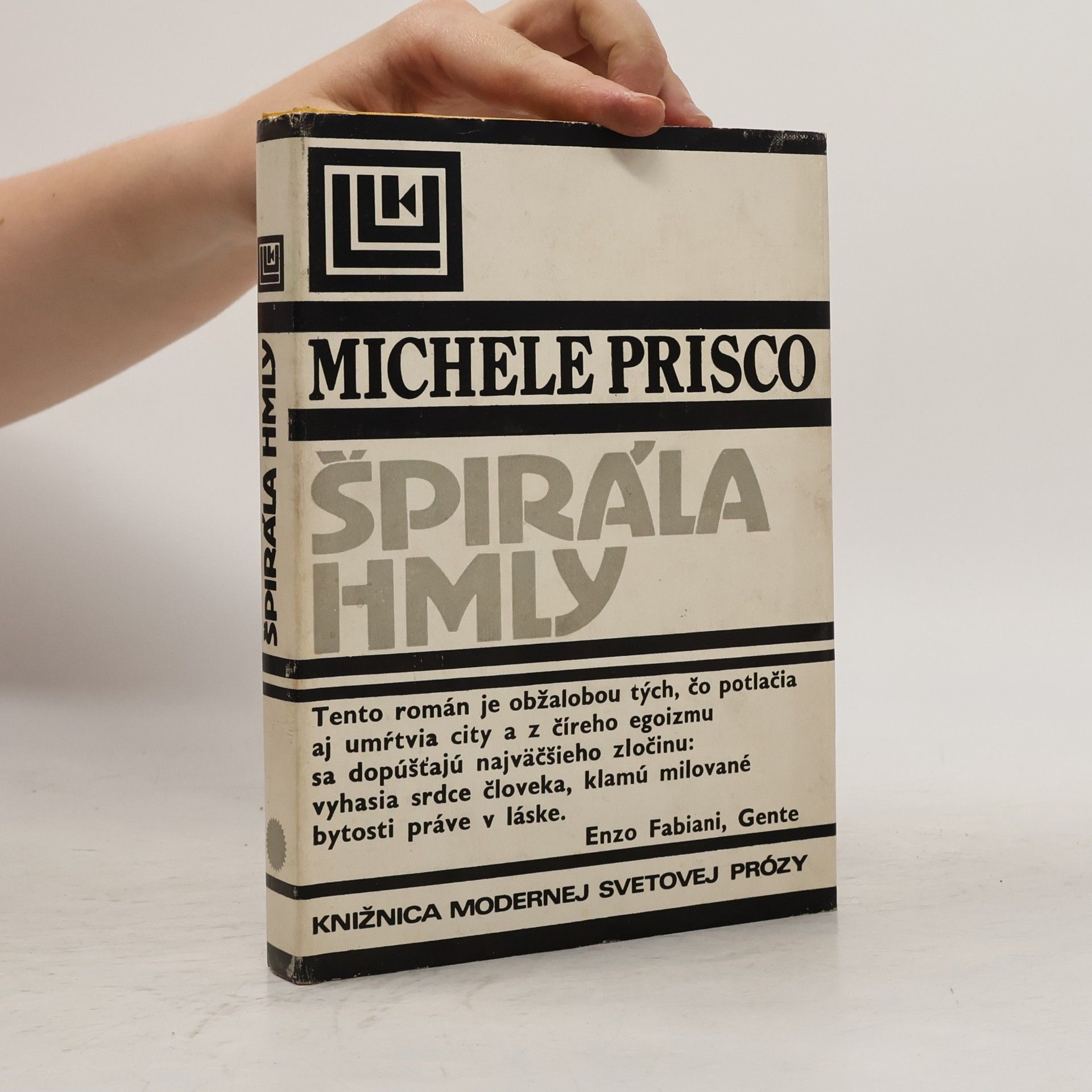 Eva Mikulajová Špirála hmly