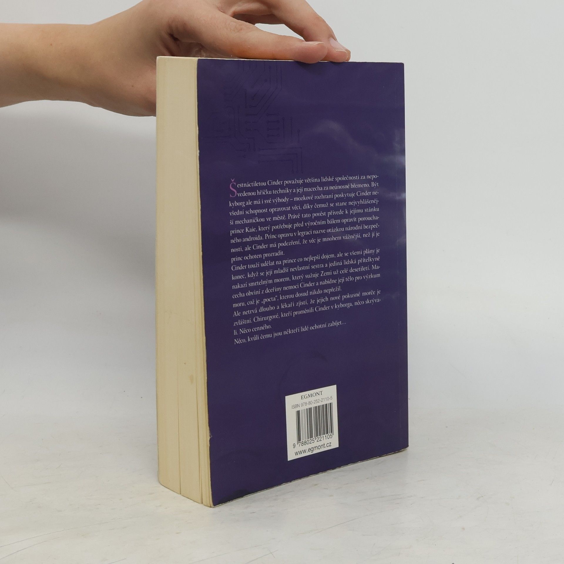 Marissa Meyer Měsíční kroniky - Cinder (1. díl série)
