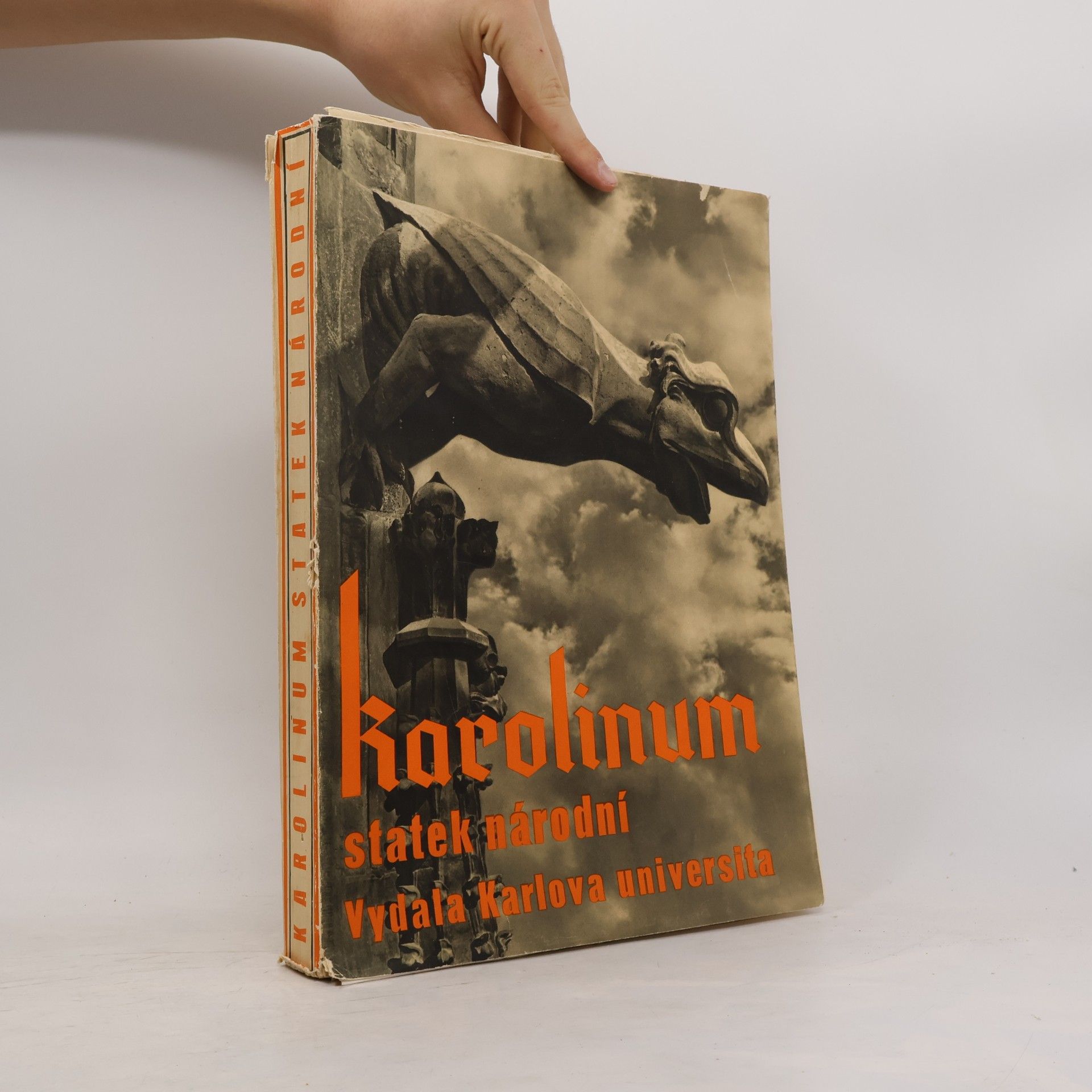 Karolinum. Statek národní