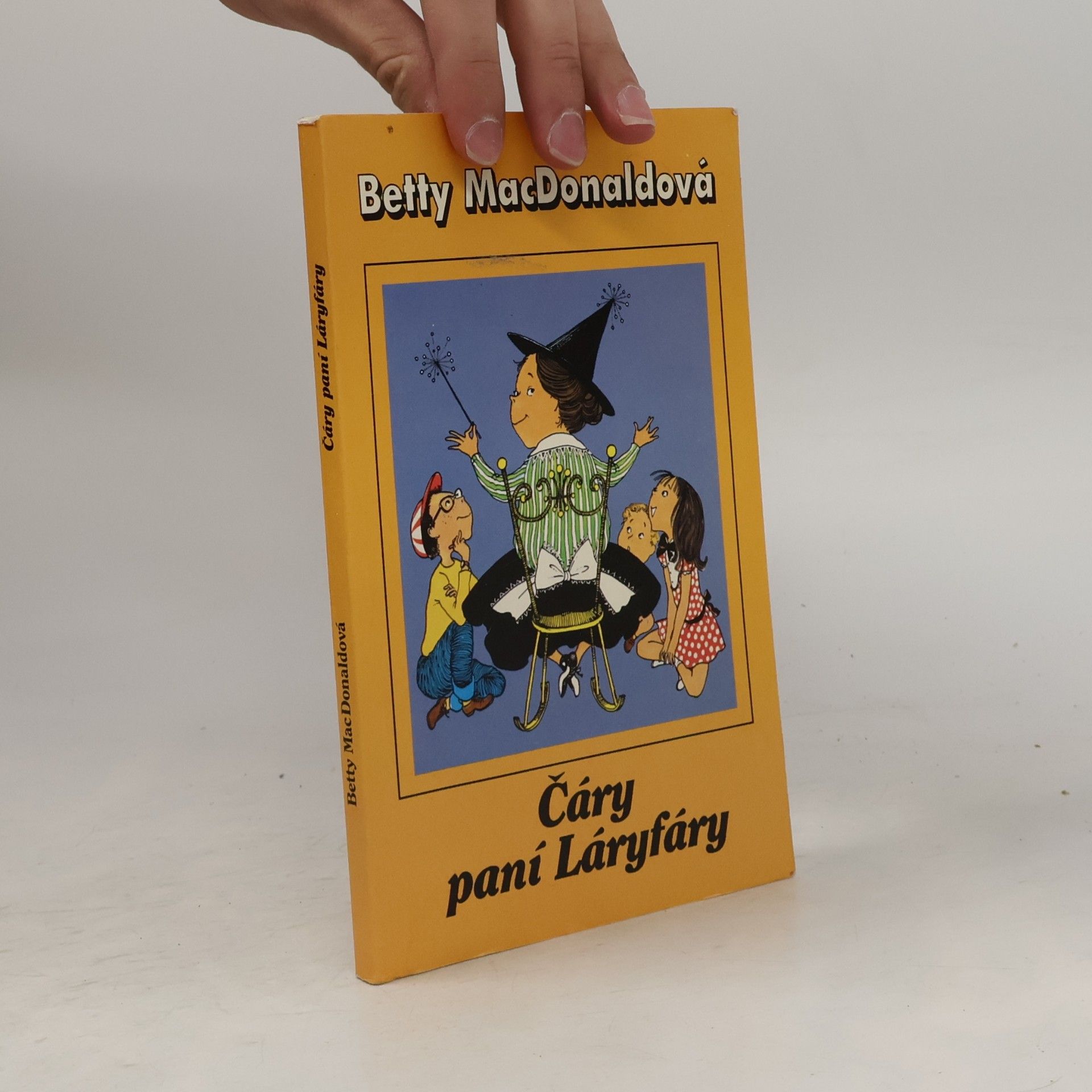 Betty MacDonald Čáry paní Láryfáry