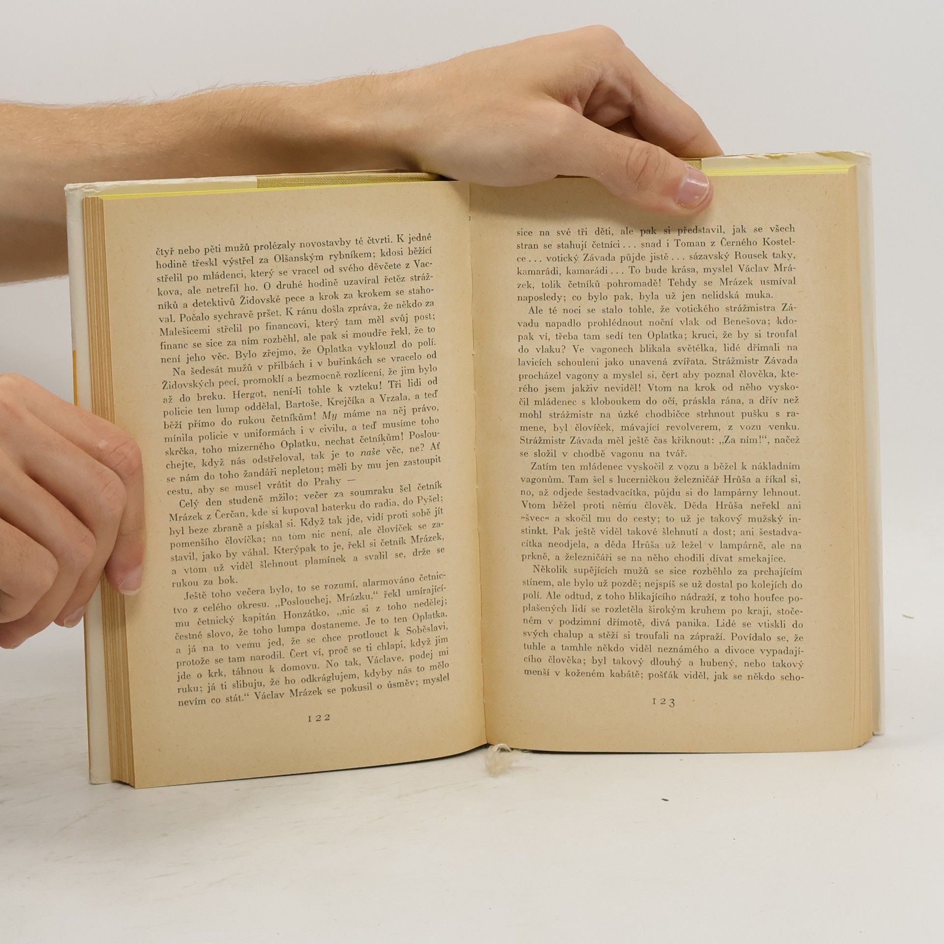 Karel Čapek Hordubal / Povětroň / Obyčejný život / Italské listy / Anglické listy / Výlet do Španěl / Obrázky z Holandska / Povídky z jedné kapsy / Povídky z druhé kapsy / Válka s mloky / R.U.R. / Bílá nemoc / Matka