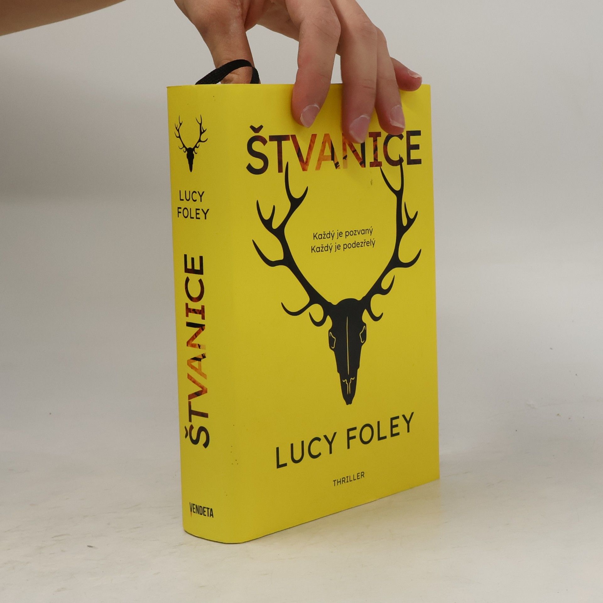Lucy Foley Štvanice