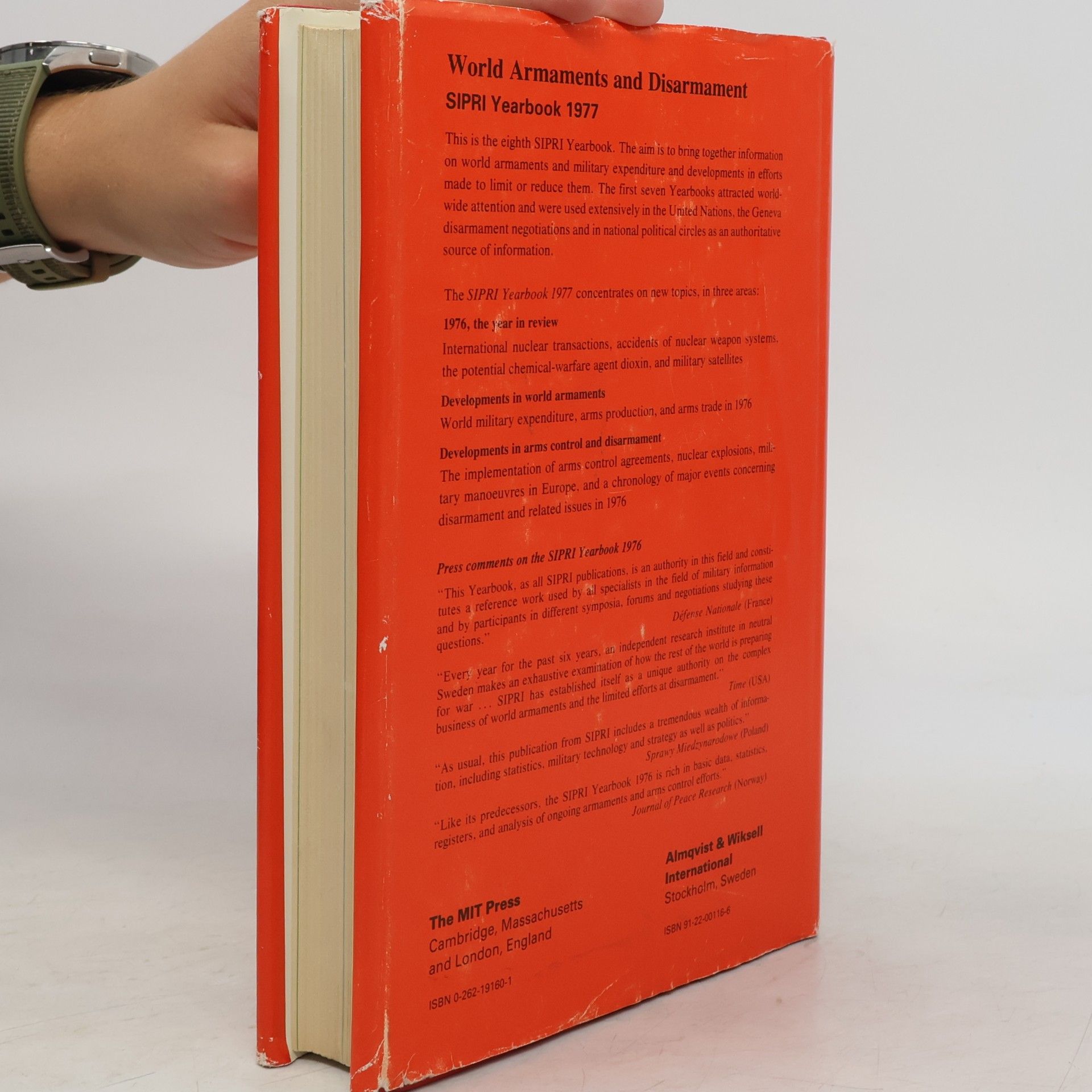 Stockholm International Peace Research Institute SIPRI Yearbook - 1977: World Armaments and Disarmament