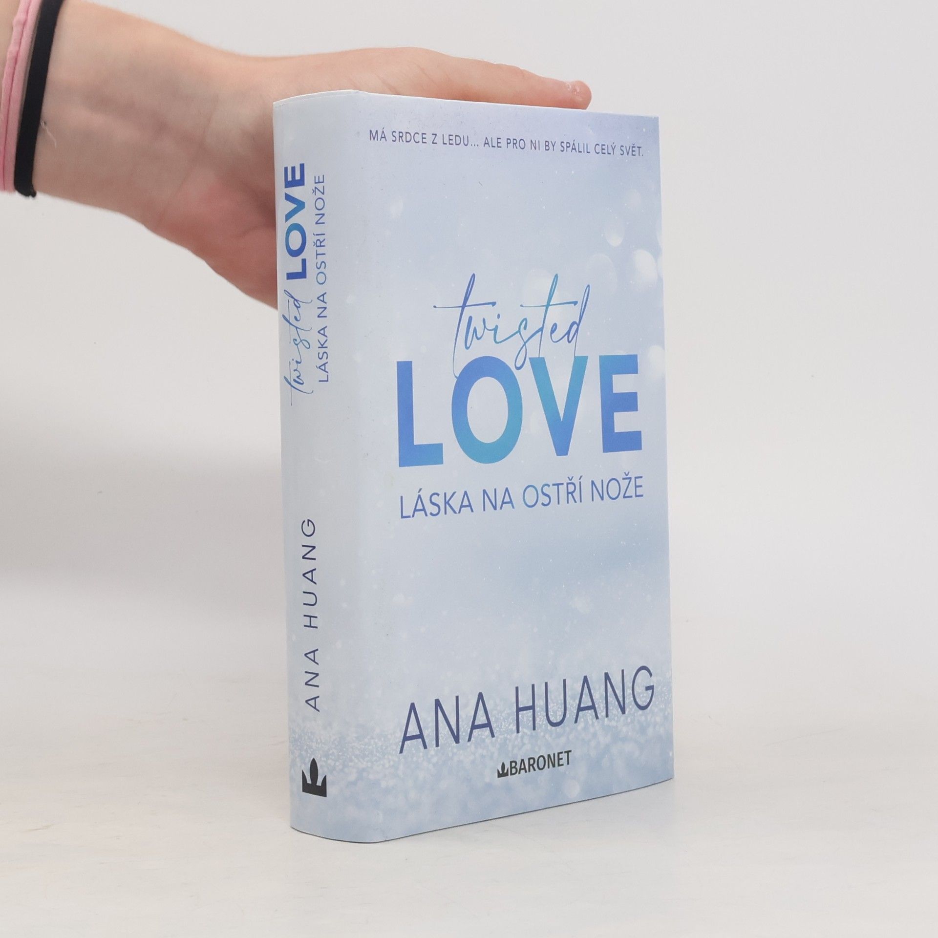 Ana Huang Twisted love. Láska na ostří nože