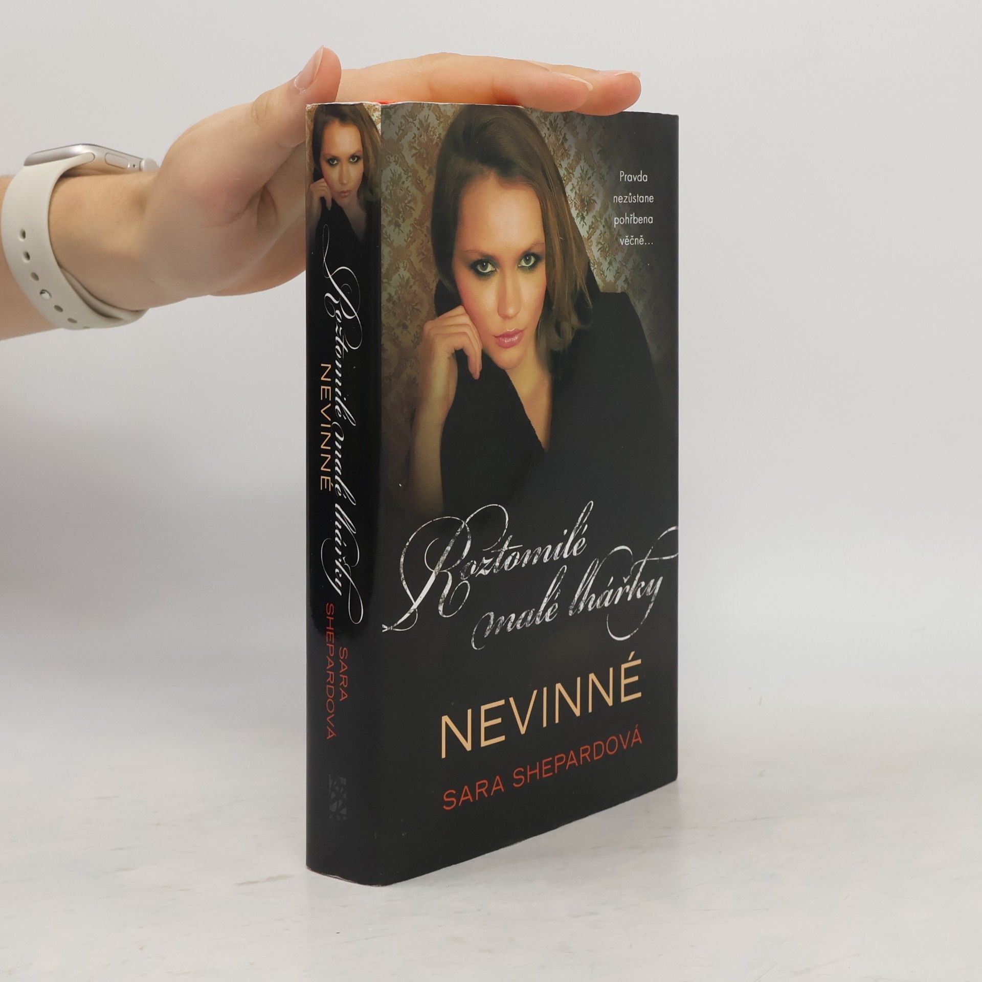 Sara Shepard Roztomilé malé lhářky. Nevinné