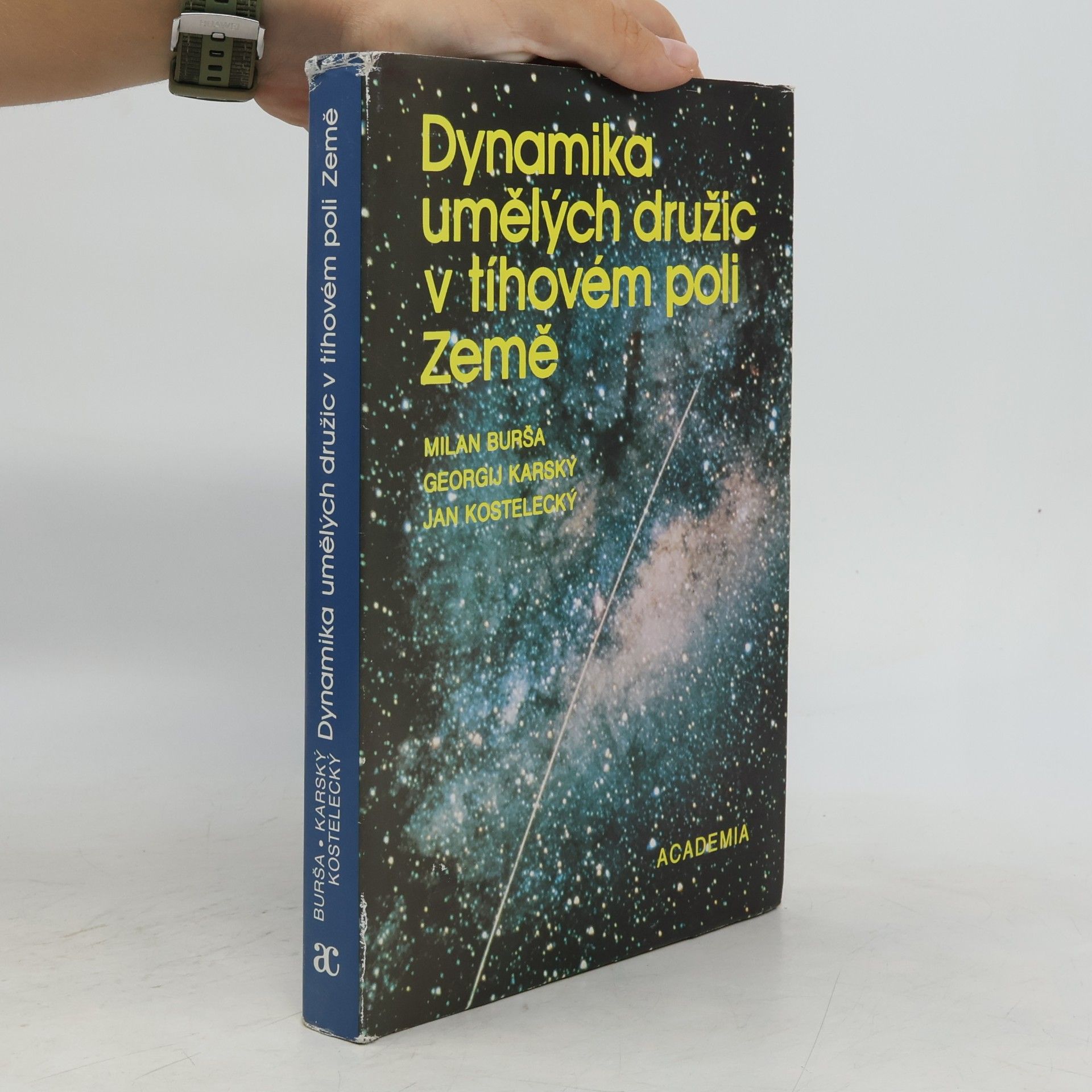 Georgij Karský Dynamika umělých družic v tíhovém poli Země