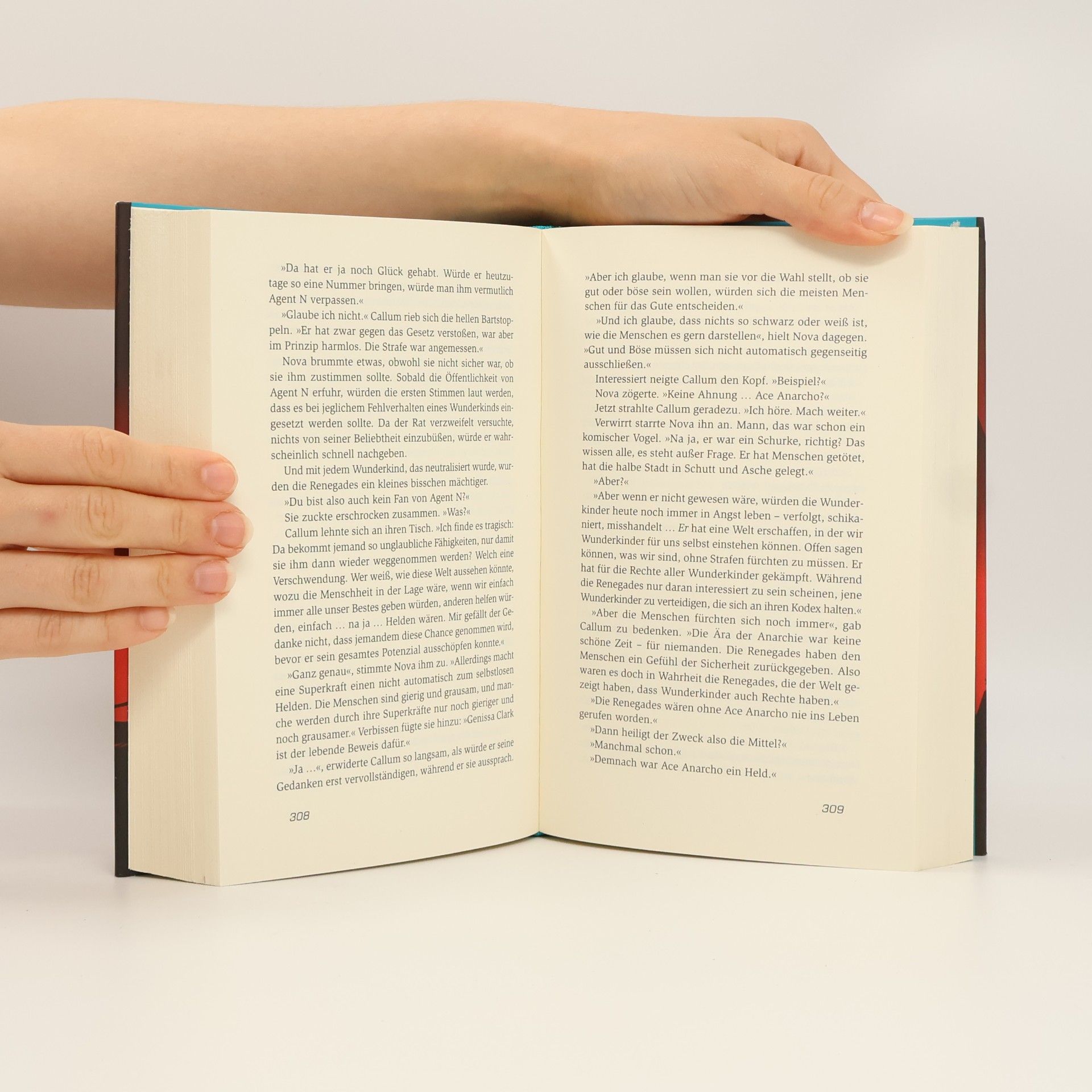 Marissa Meyer Renegades - Geheimnisvoller Feind
