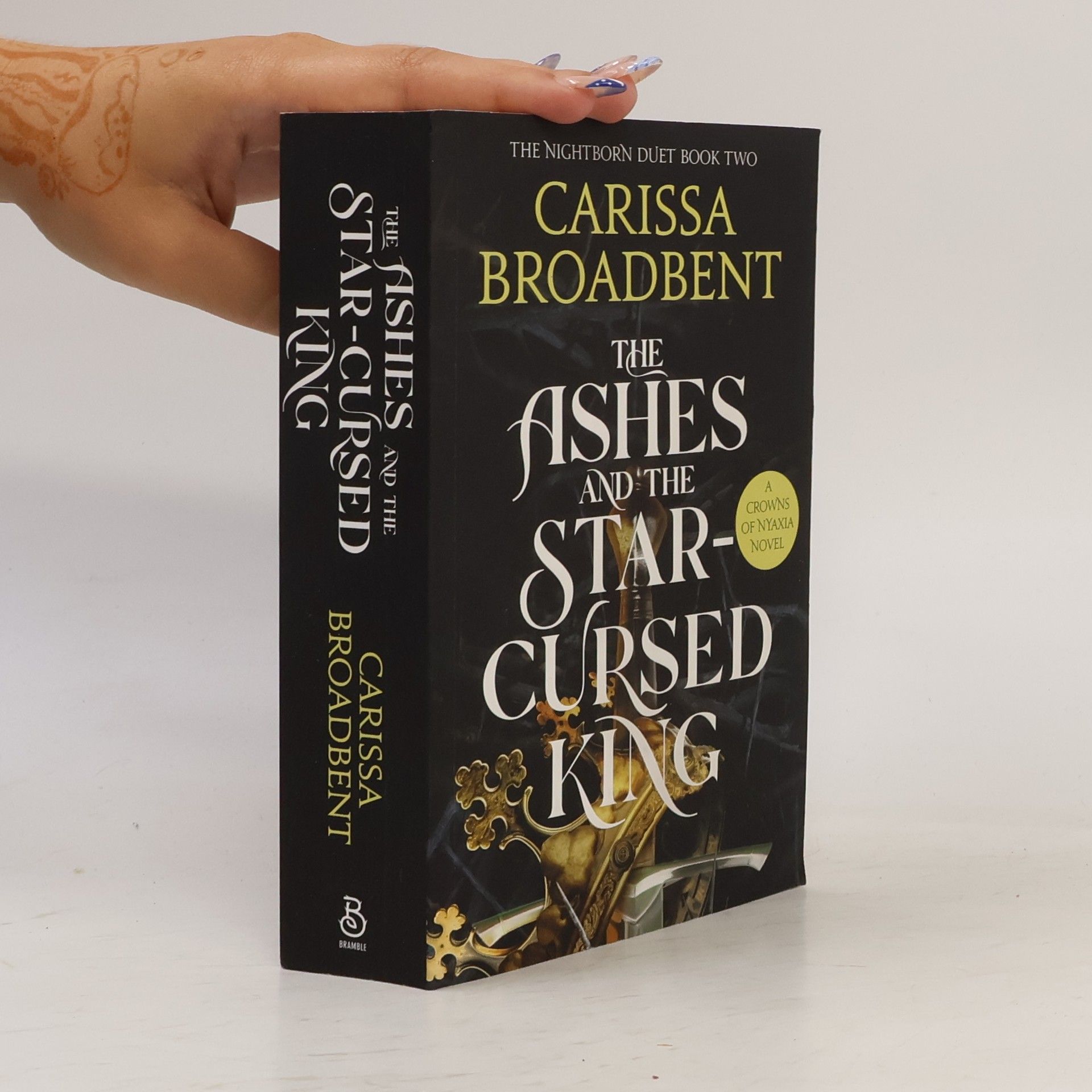 Carissa Broadbent The Ashes and the Star-Cursed King