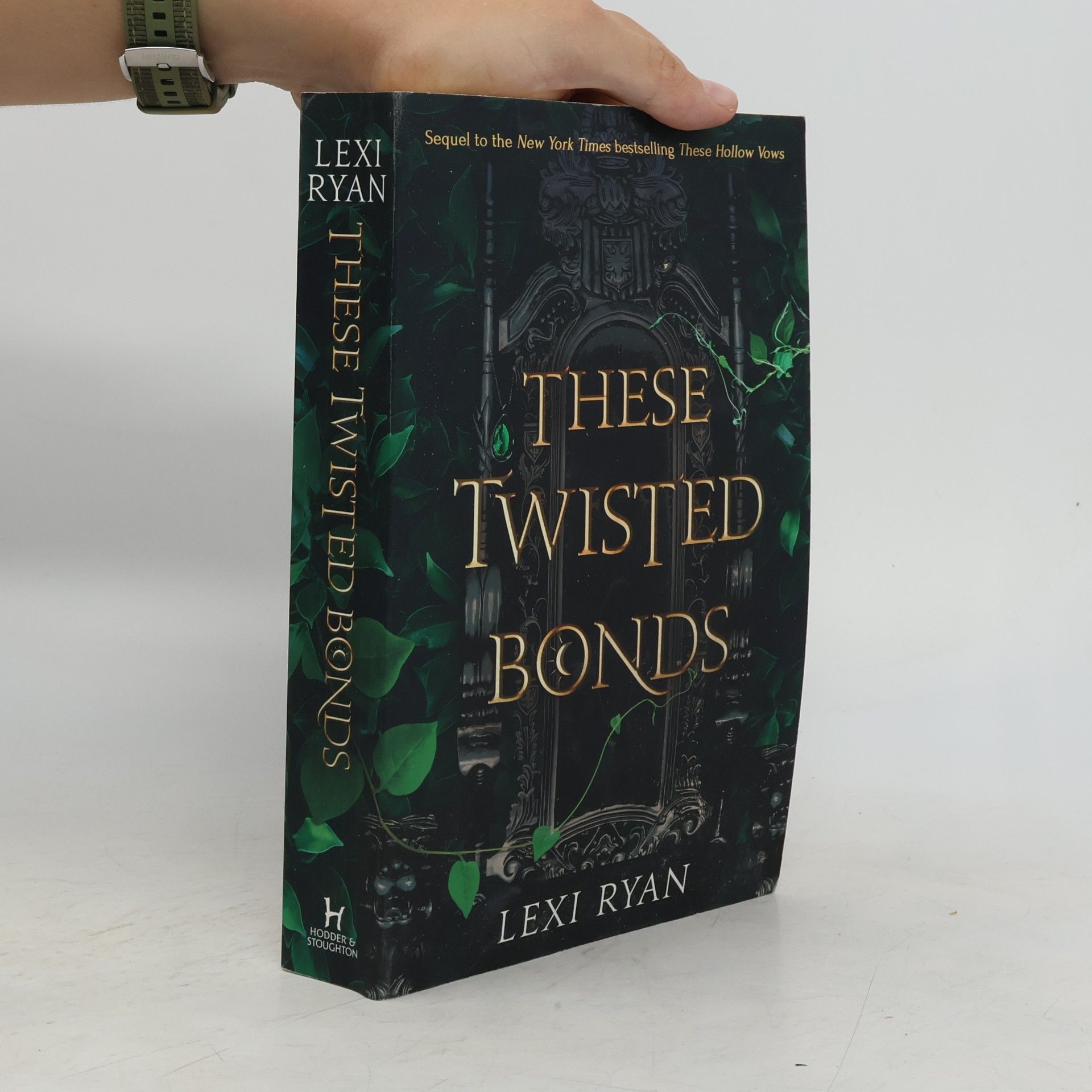 Lexi Ryan These twisted bonds
