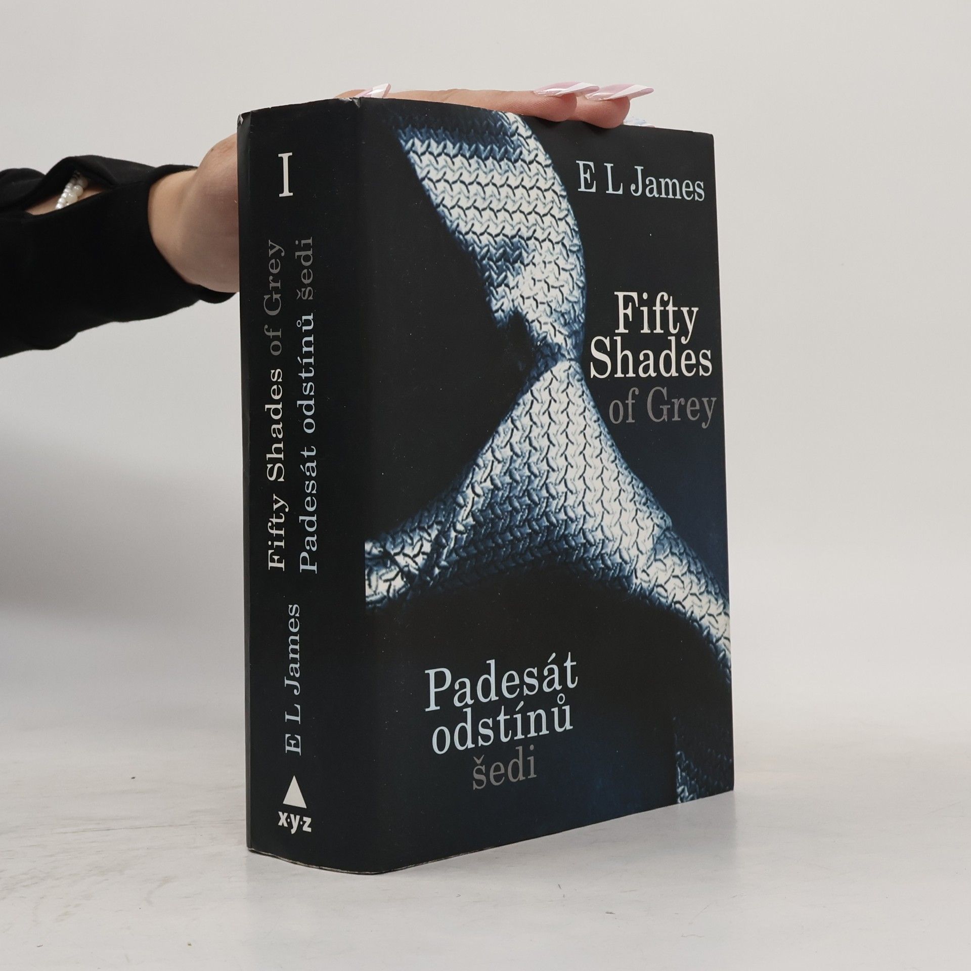 E. L. James Padesát odstínů šedi