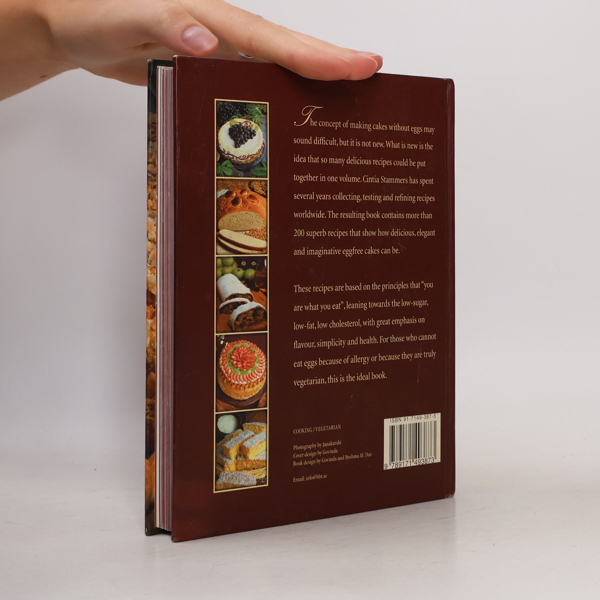 Cintia Stammers The Book of Egg Free Cakes