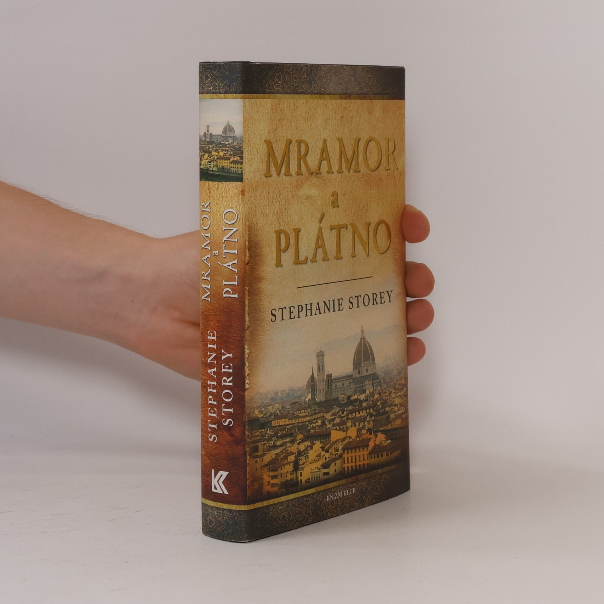 Stephanie Storey Mramor a plátno
