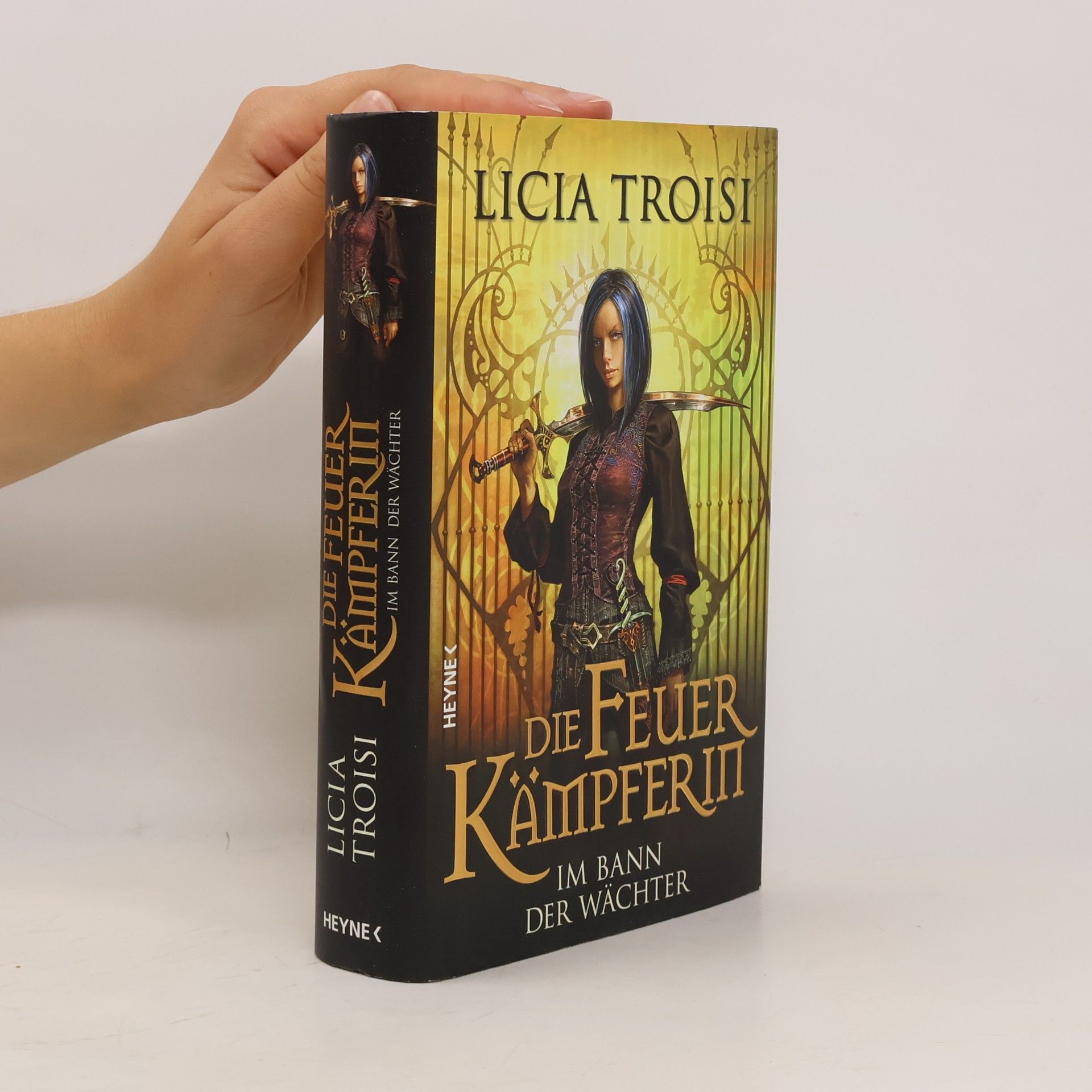 Licia Troisi Die Feuerkämpferin