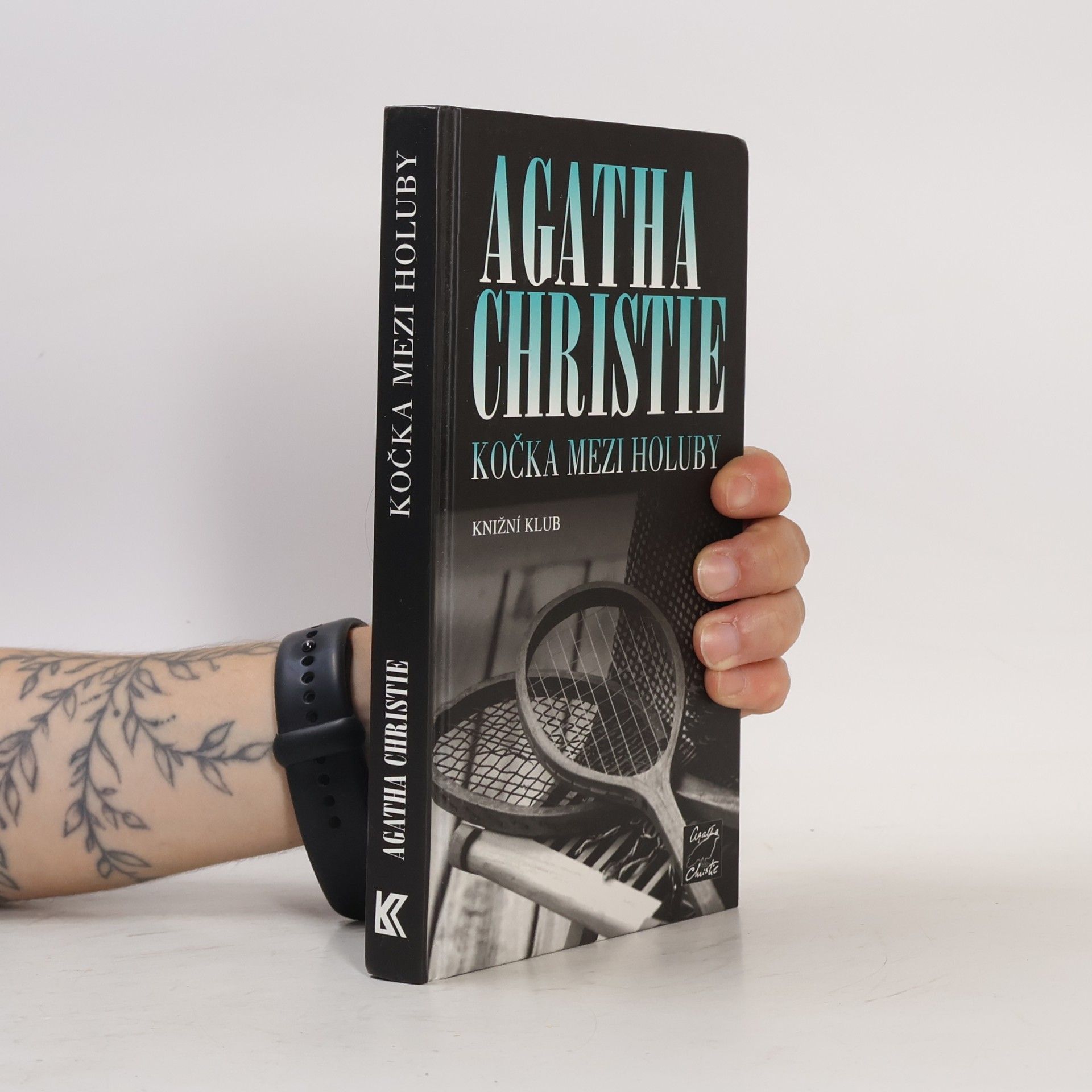 Agatha Christie Kočka mezi holuby