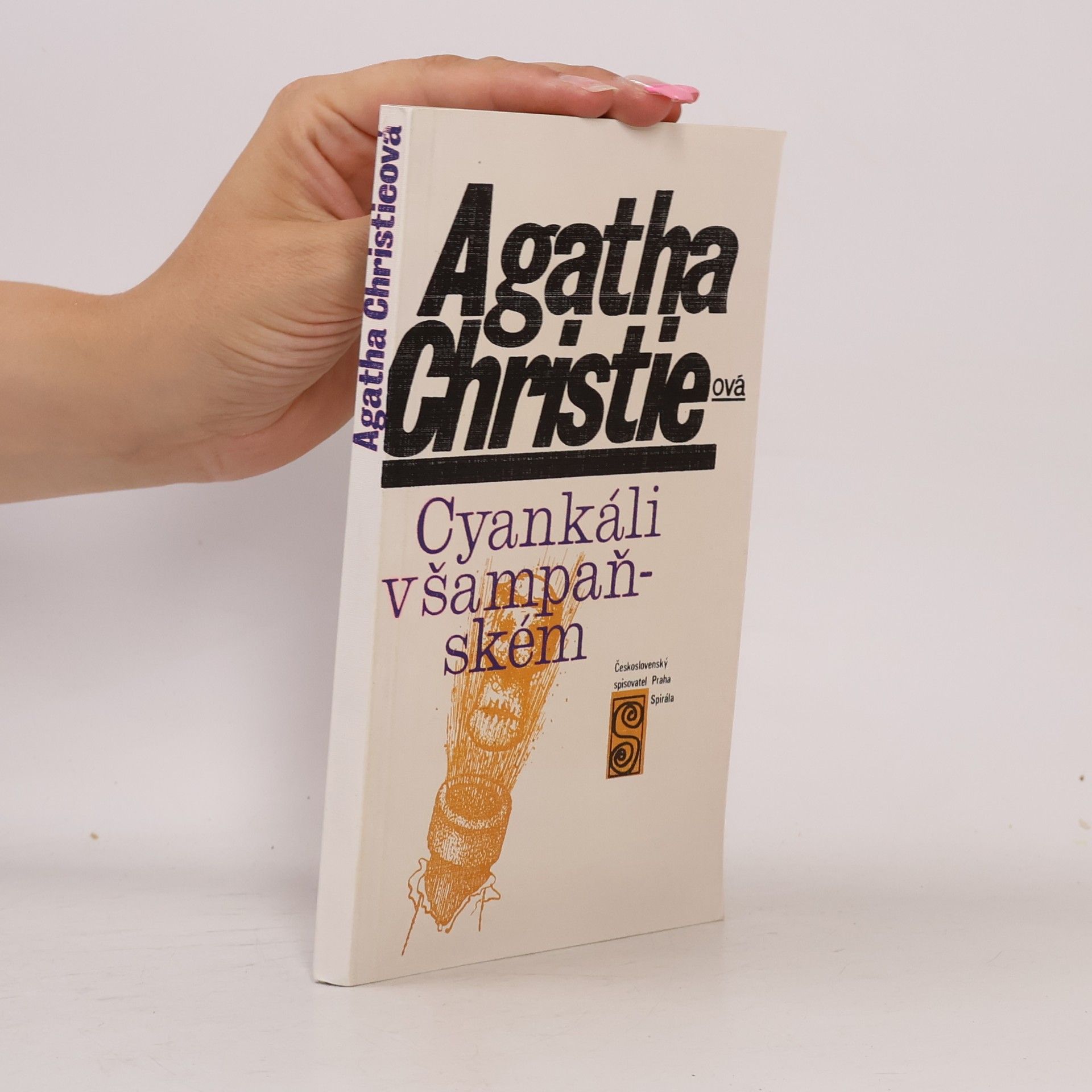 Agatha Christie Cyankáli v šampaňském