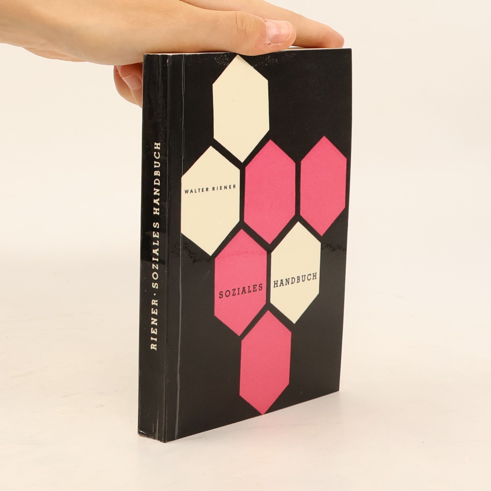 Walter Reiner Soziales Handbuch