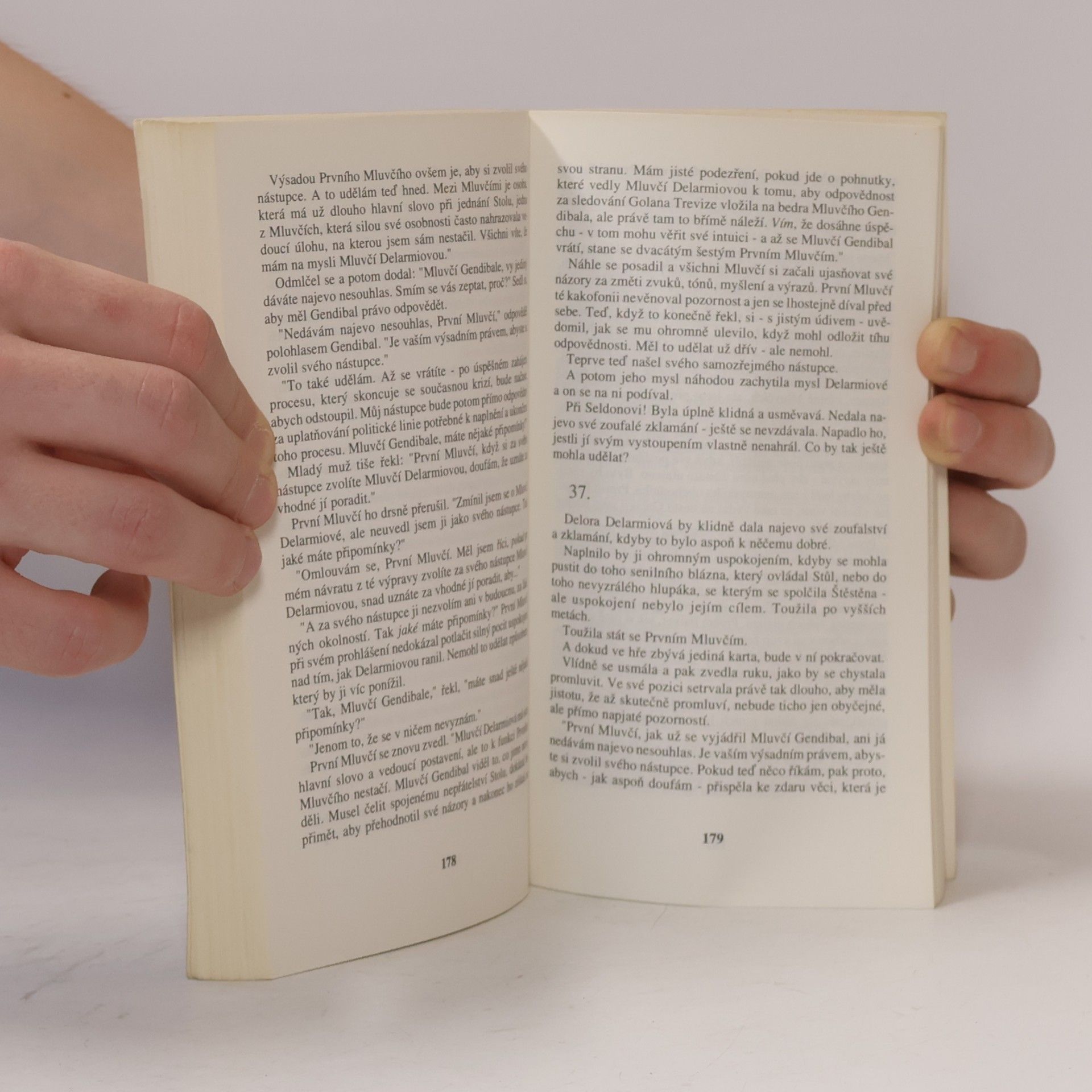 Isaac Asimov Nadace na hranicích