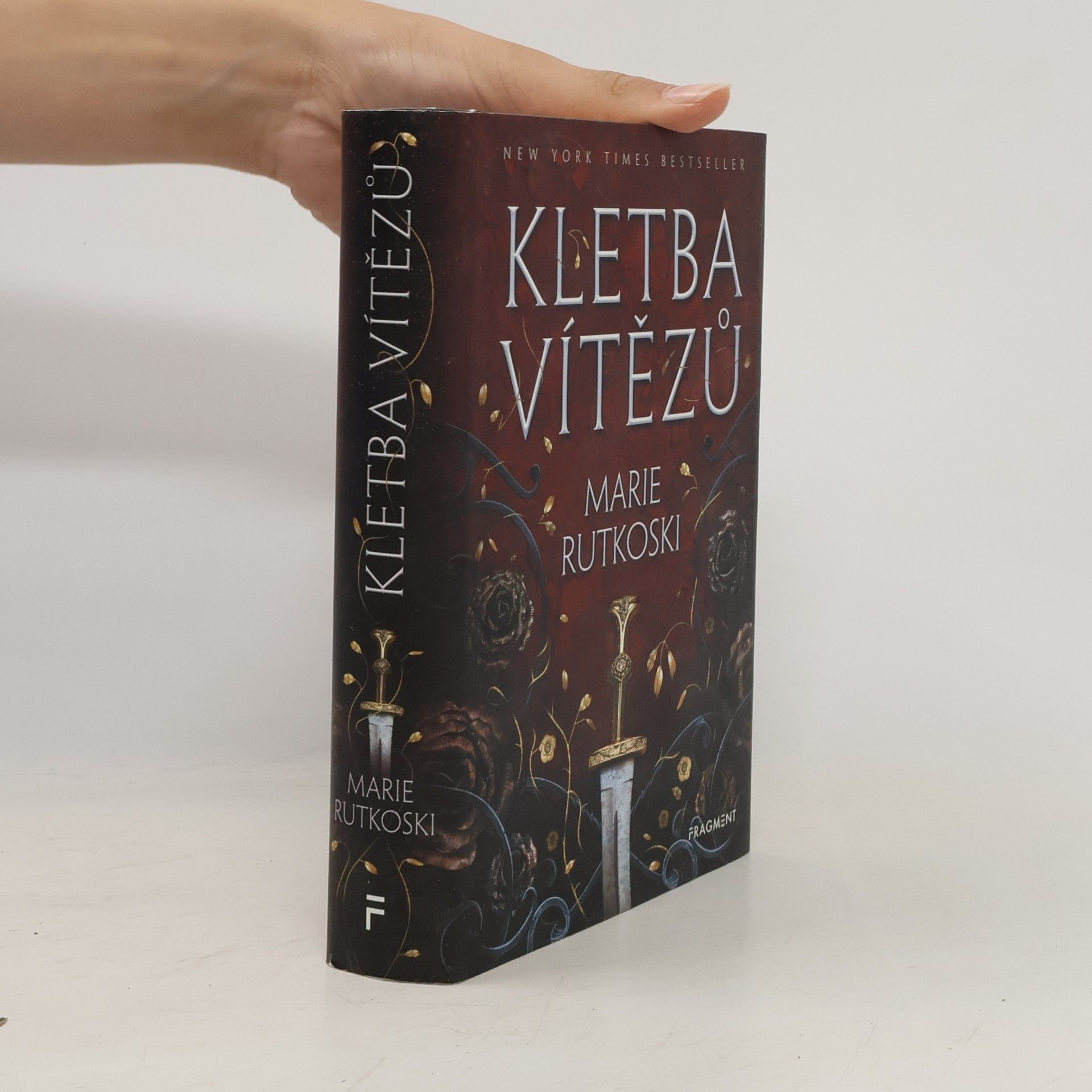 Marie Rutkoski Kletba vítězů