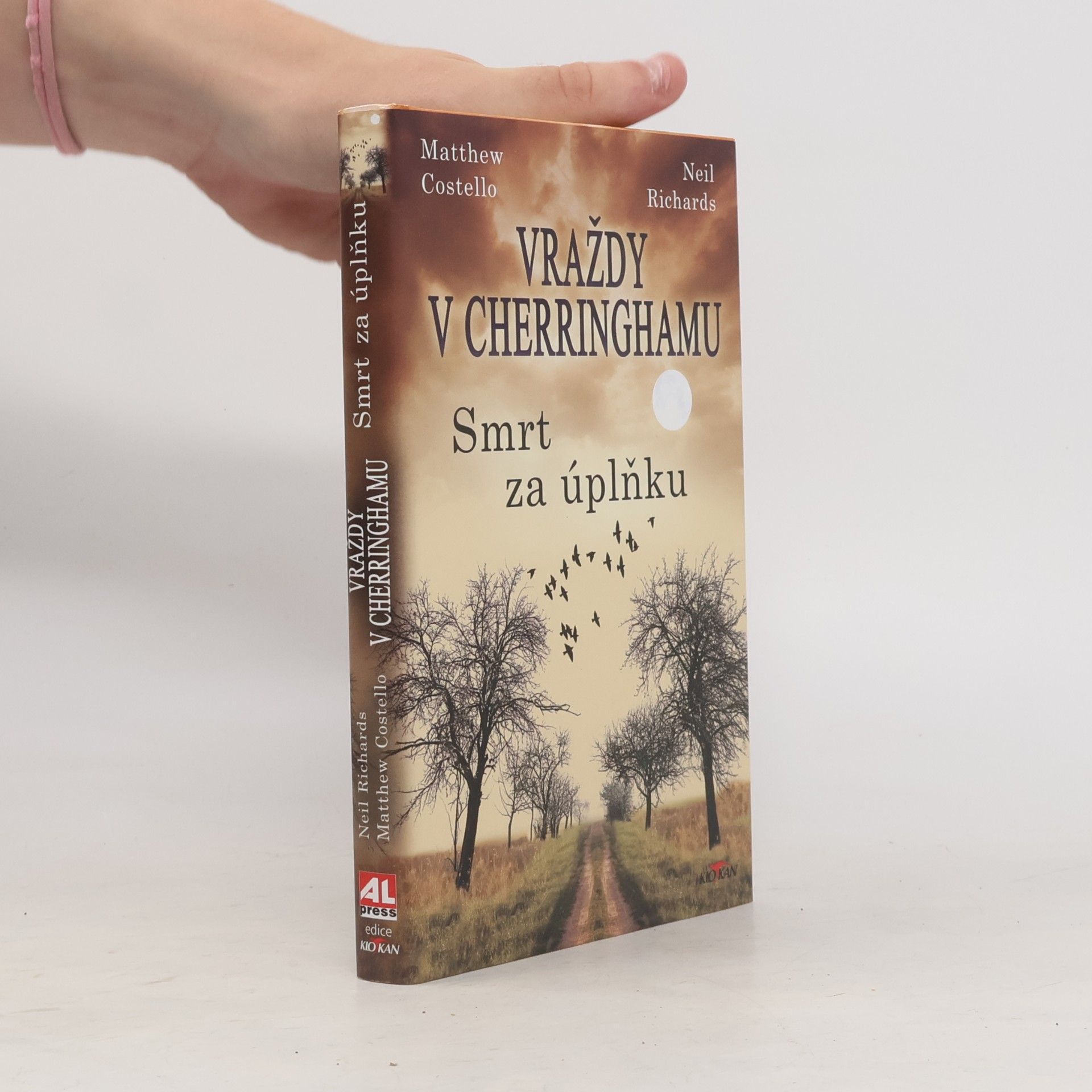 Neil Richards Vraždy v Cherringhamu. Smrt za úplňku