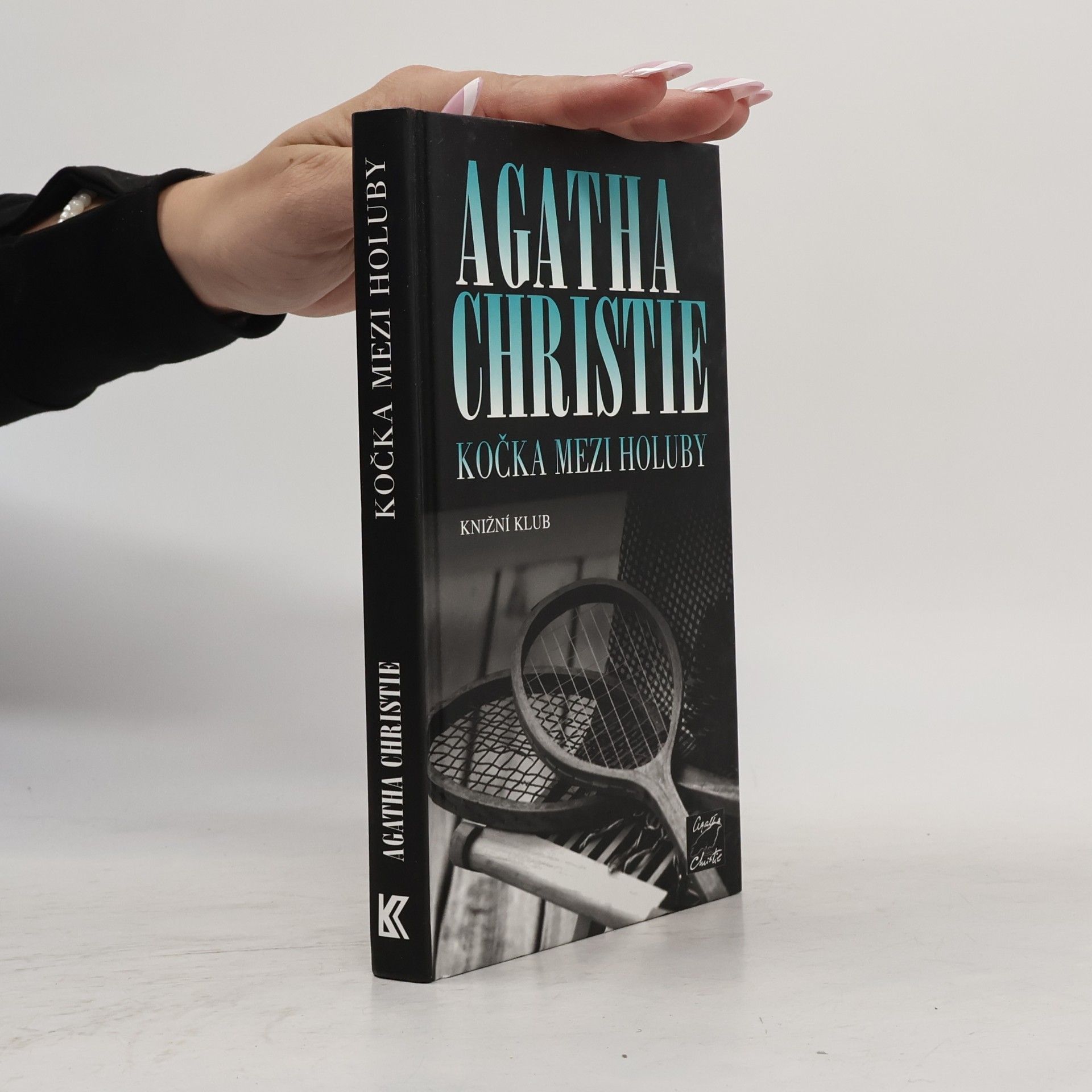 Agatha Christie Kočka mezi holuby