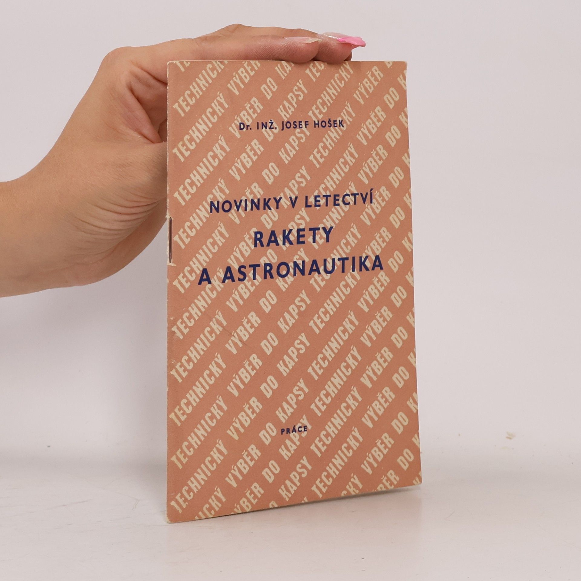 Novinky v letectví : rakety a astronautika