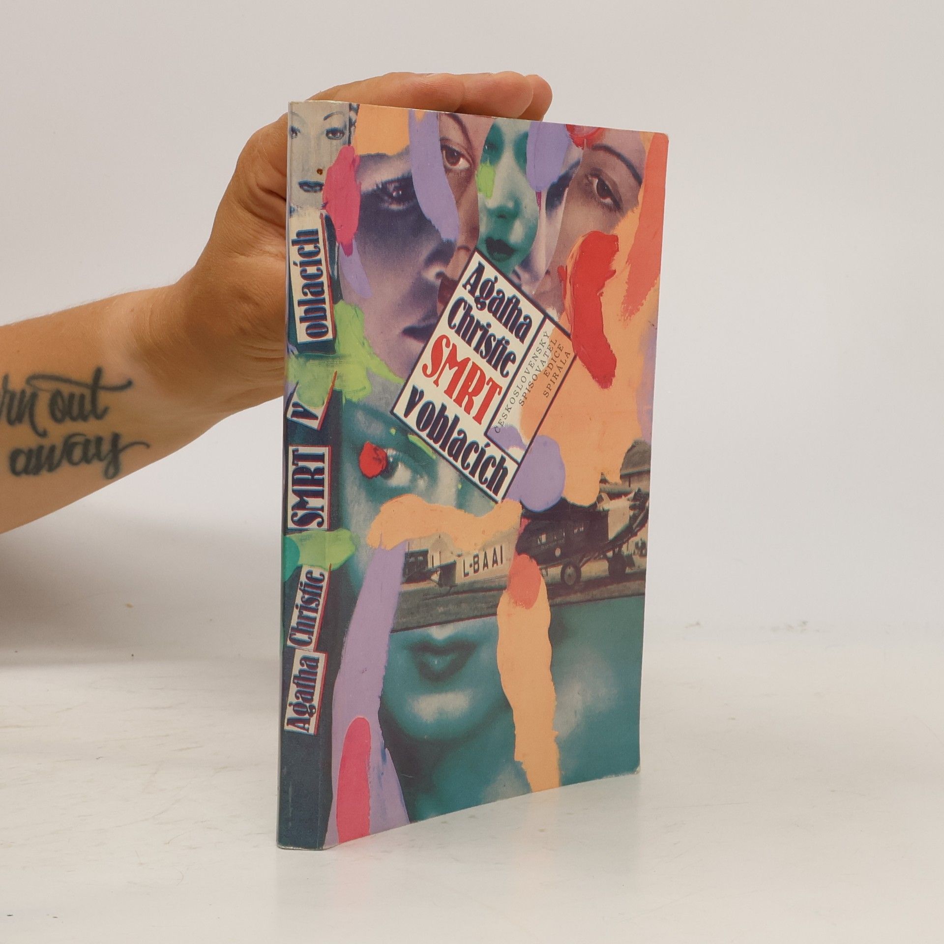 Agatha Christie Smrt v oblacích