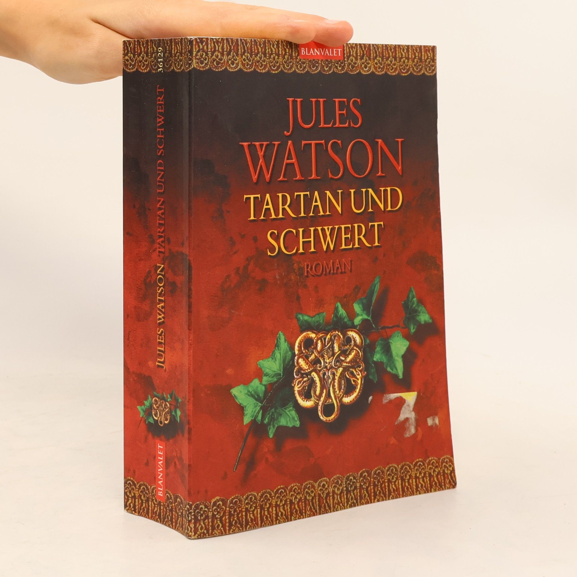 Jules Watson Tartan und Schwert