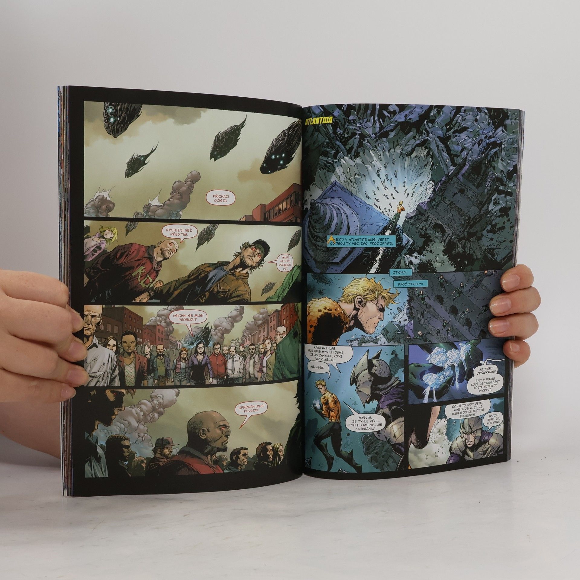 Bryan Hitch Liga spravedlnosti. Kniha první. Vyhlazovací stroje